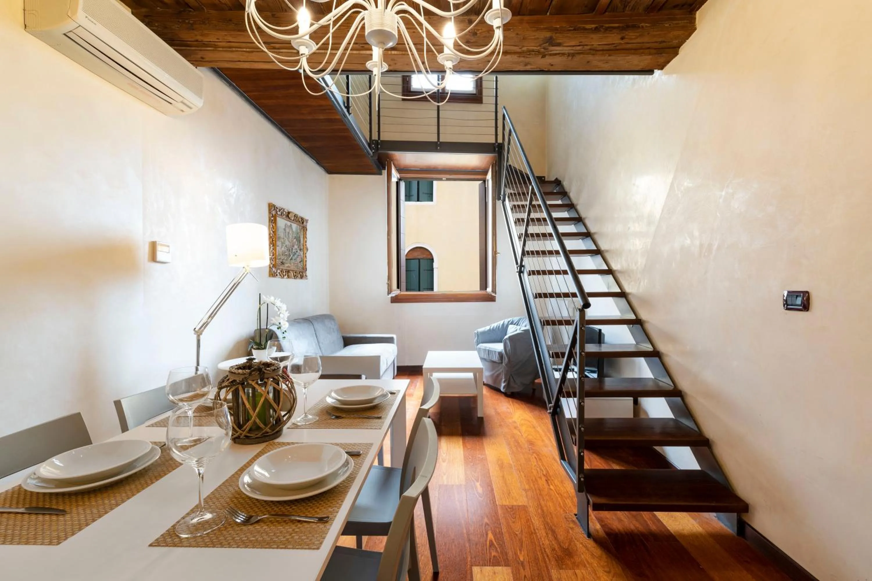 Living room in Doge Morosini Palace by Wonderful Italy