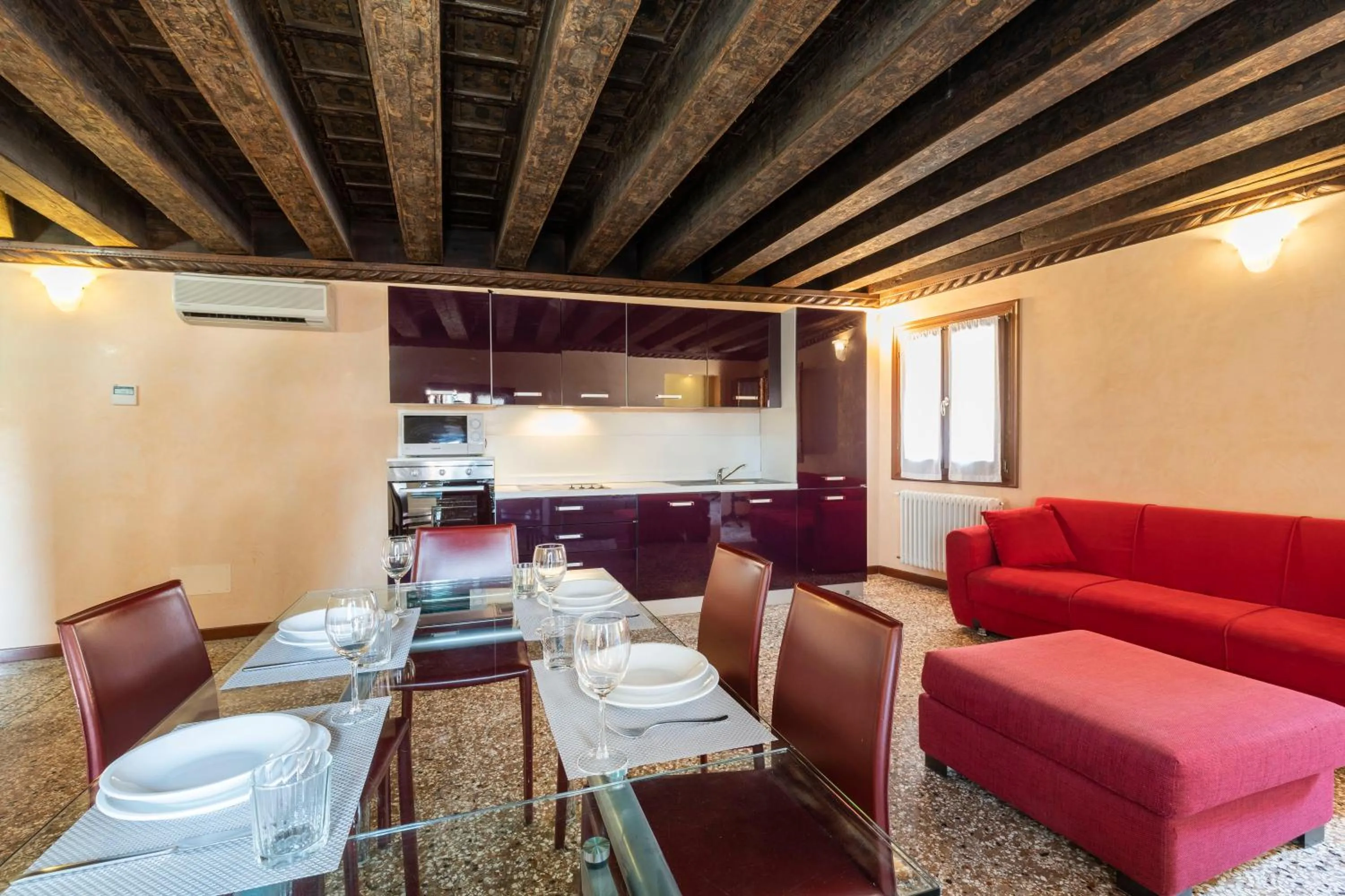 Living room in Doge Morosini Palace by Wonderful Italy