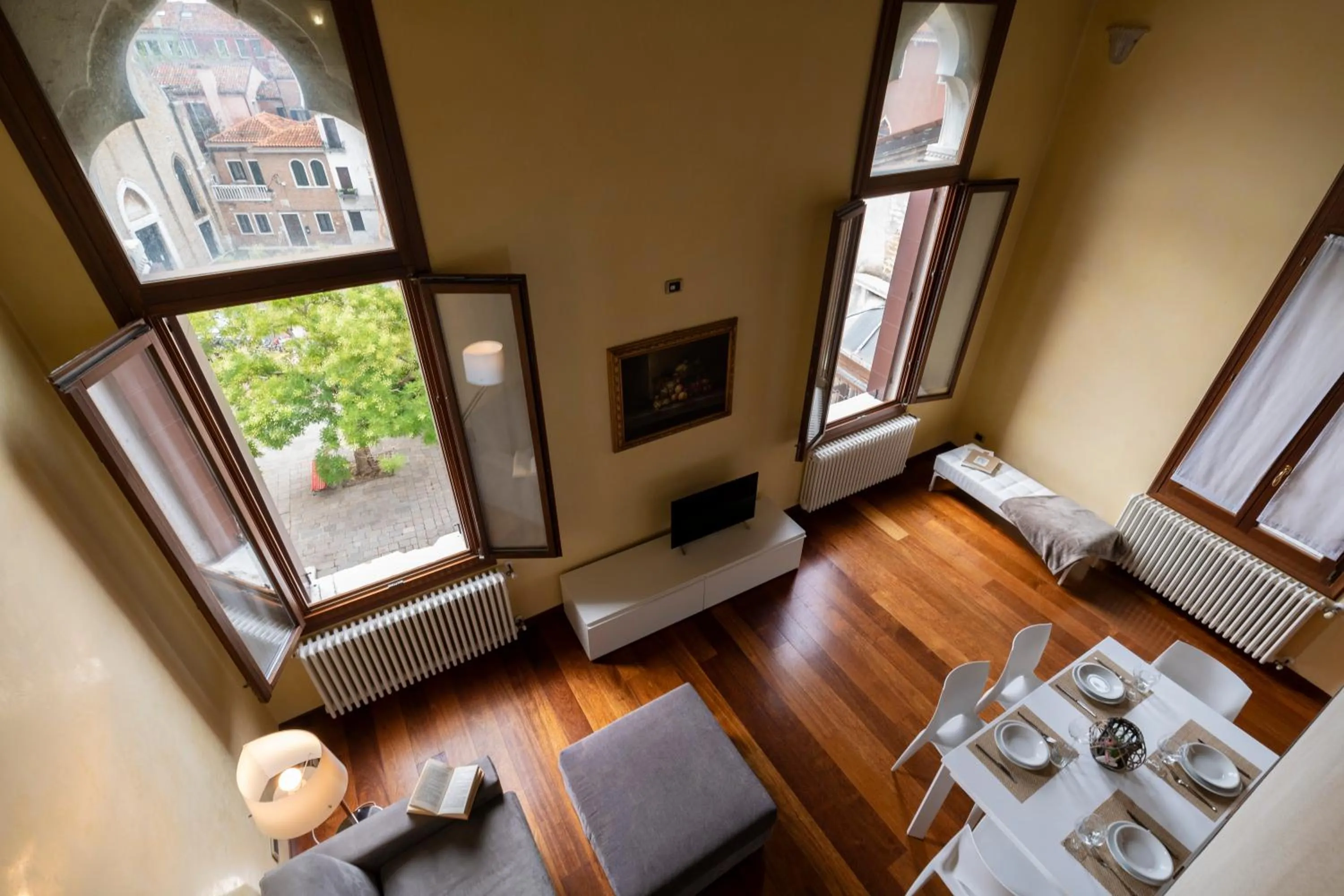 Living room in Doge Morosini Palace by Wonderful Italy
