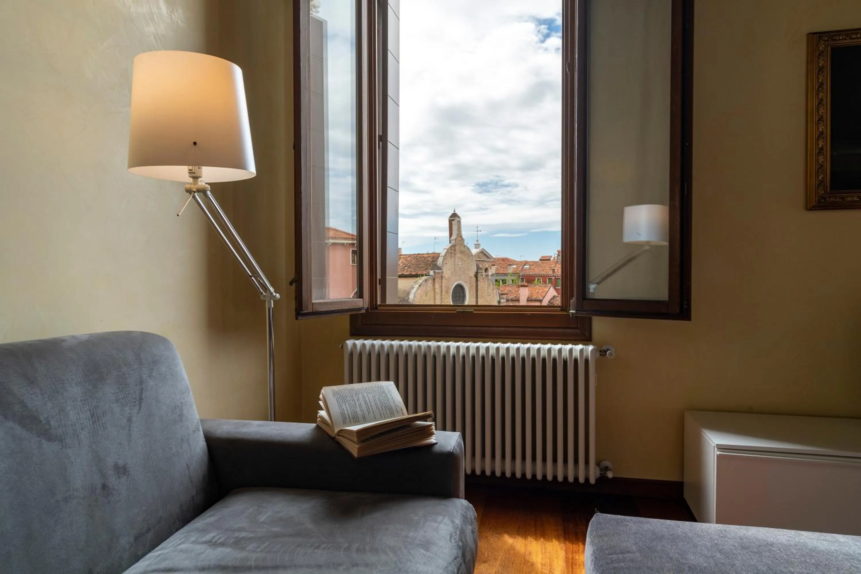 Living room in Doge Morosini Palace by Wonderful Italy
