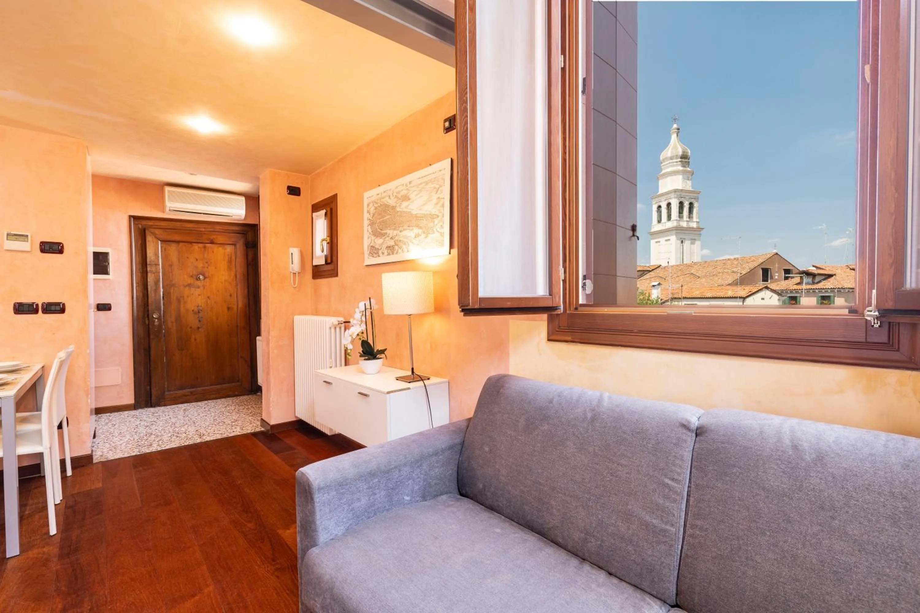 Living room in Doge Morosini Palace by Wonderful Italy
