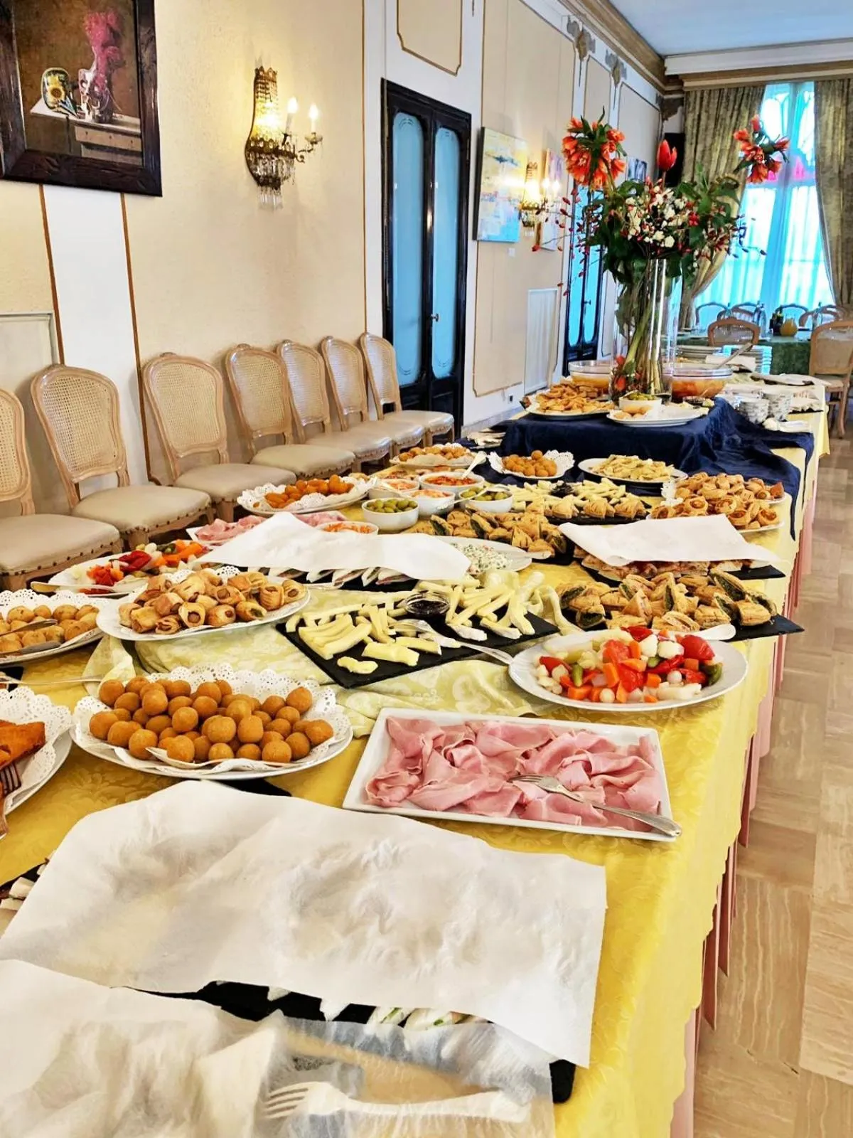 Food and drinks in Villa Ducale Hotel & Ristorante