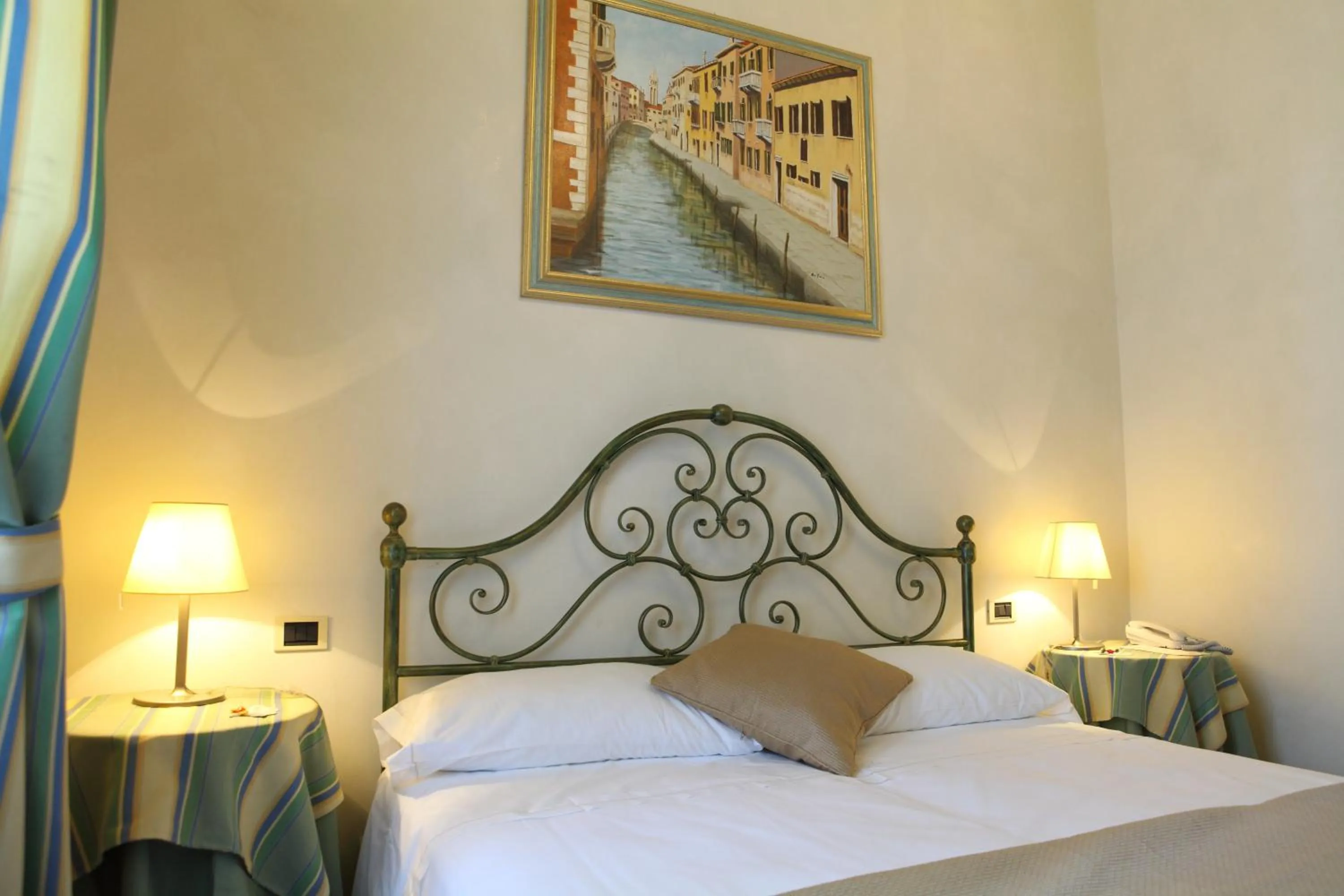 Bed in Villa Ducale Hotel & Ristorante