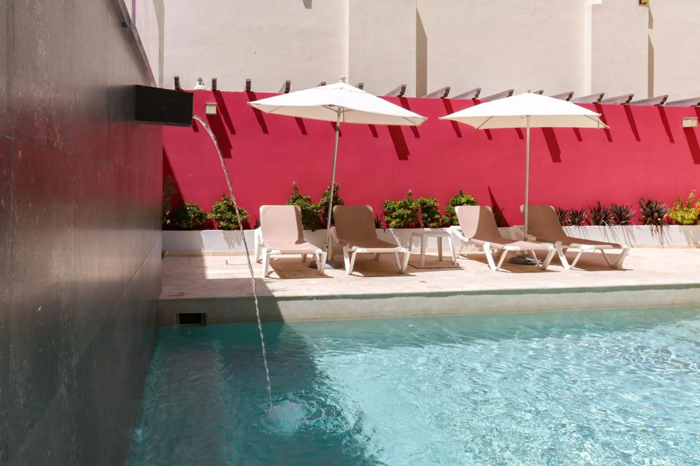 Swimming pool in Hotel MX portal maya