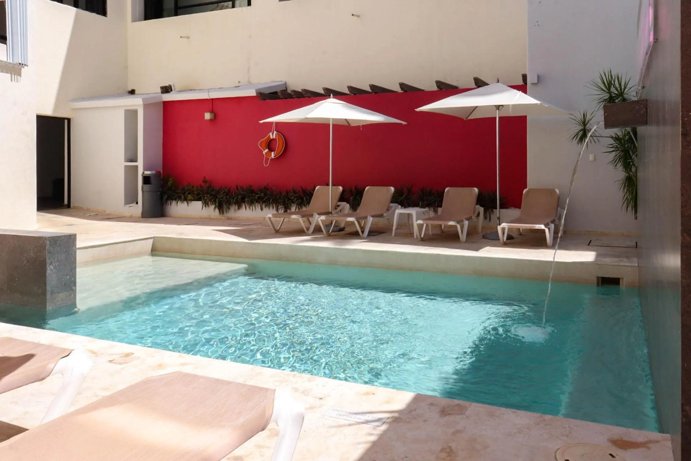 Swimming pool in Hotel MX portal maya