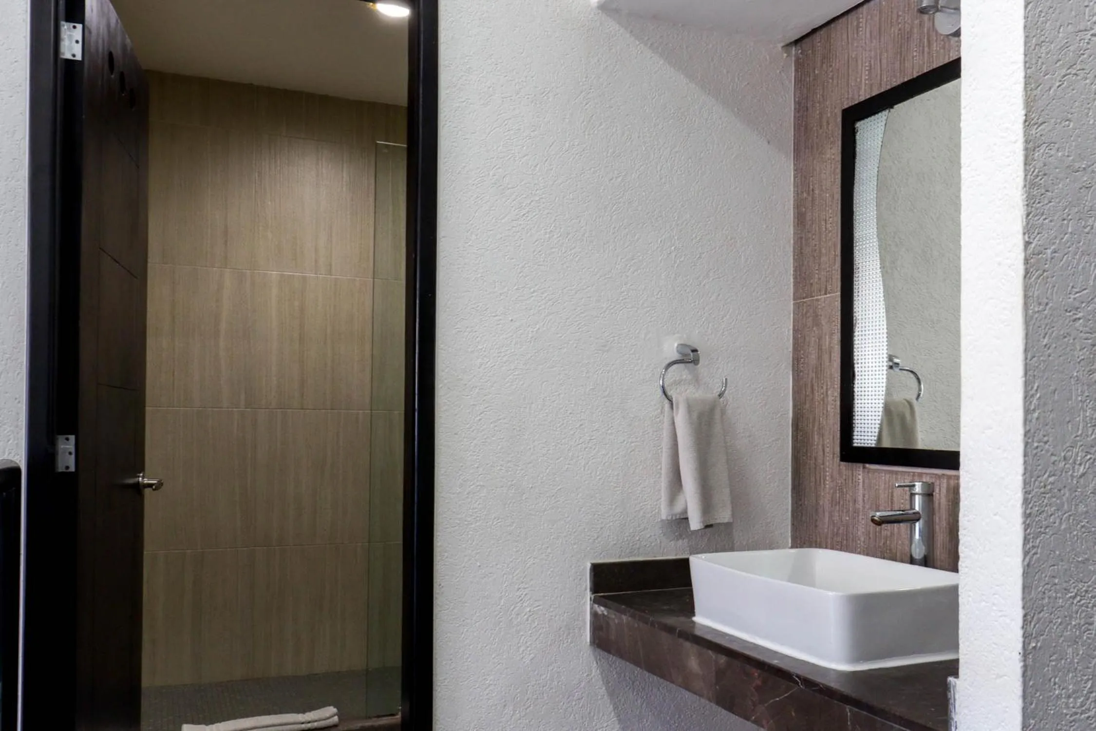 Bathroom in Hotel MX portal maya