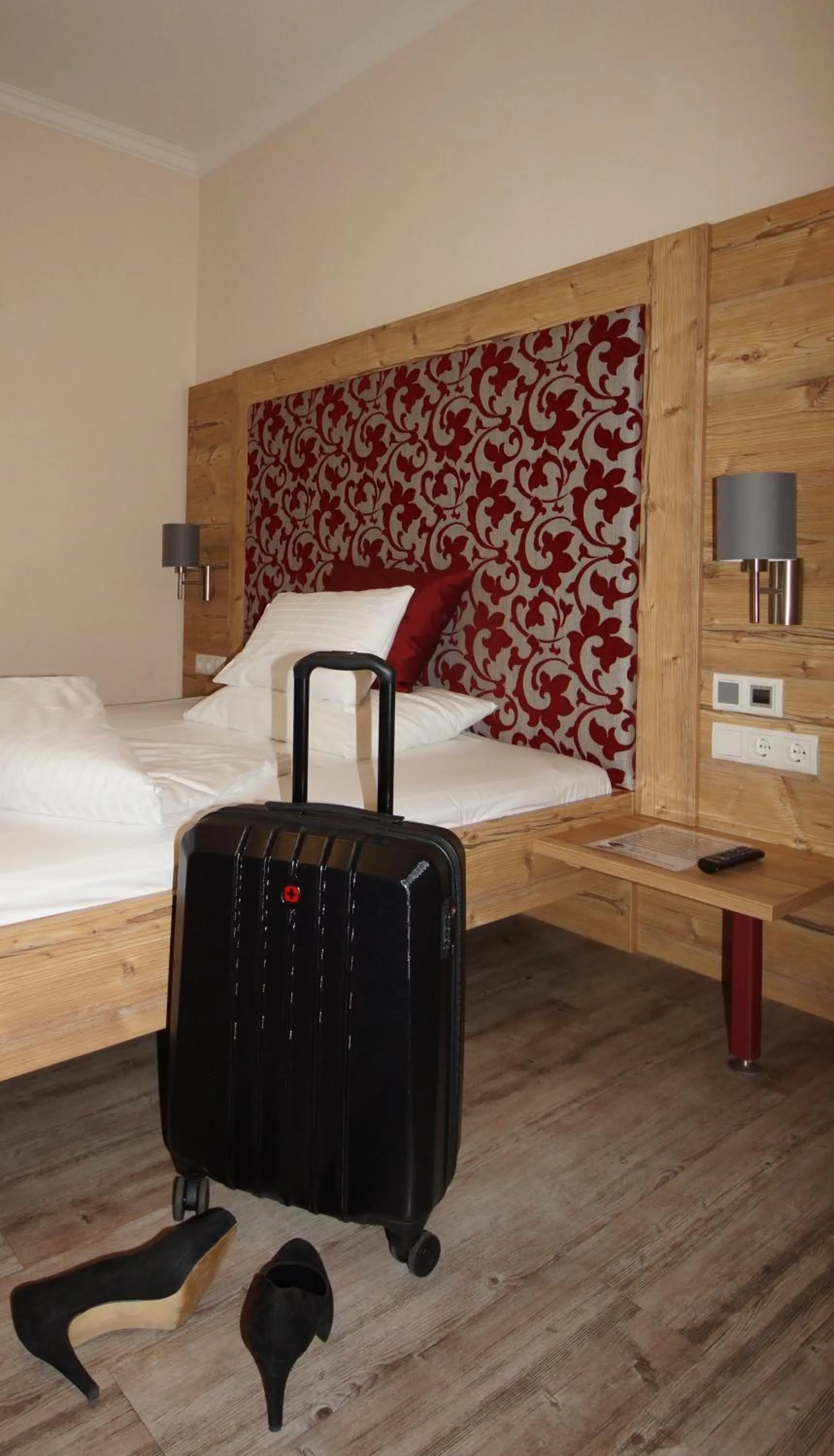 Photo of the whole room, Bed in Der Marienhof Hotel Garni