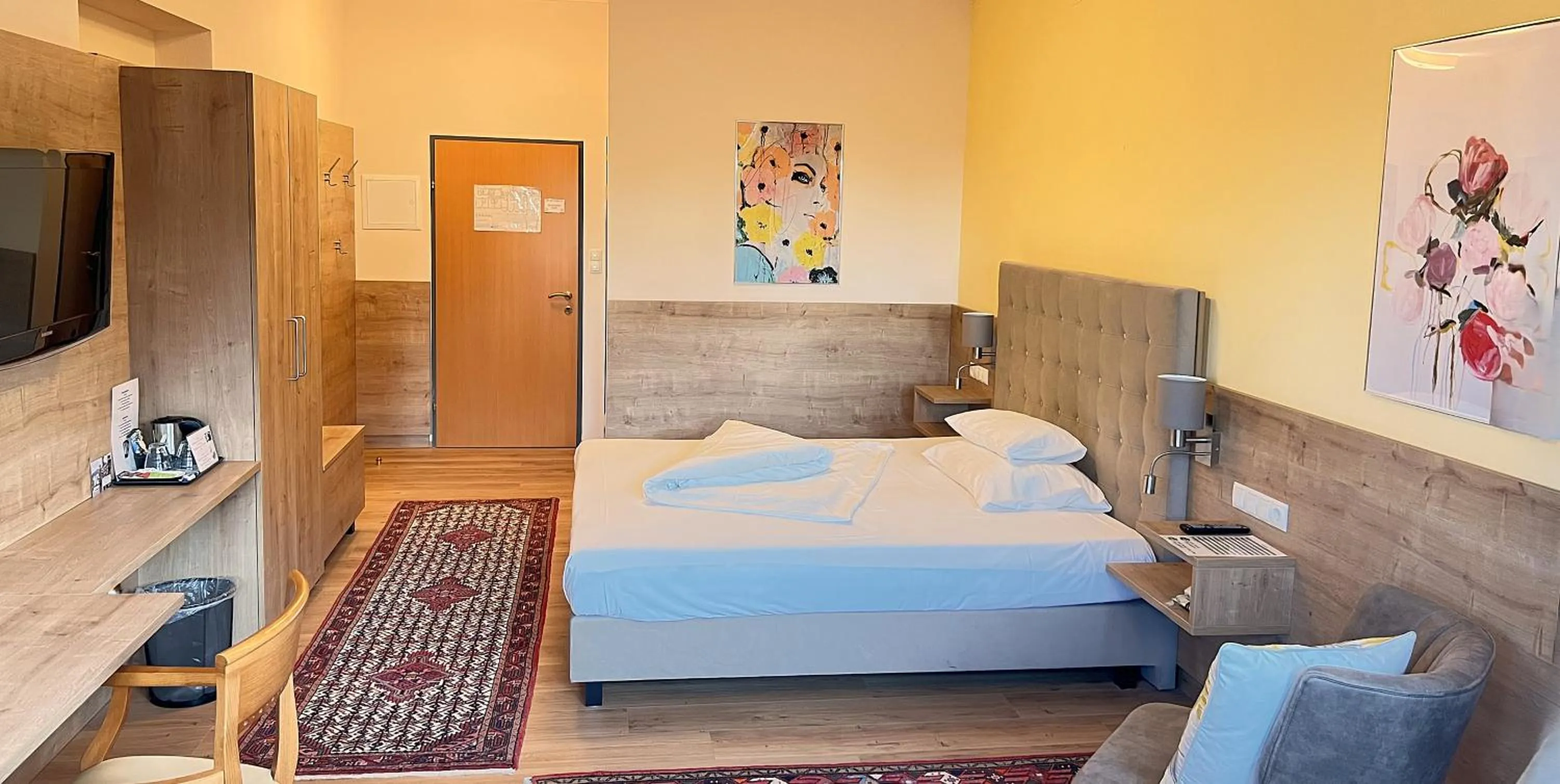 Photo of the whole room, Bed in Der Marienhof Hotel Garni