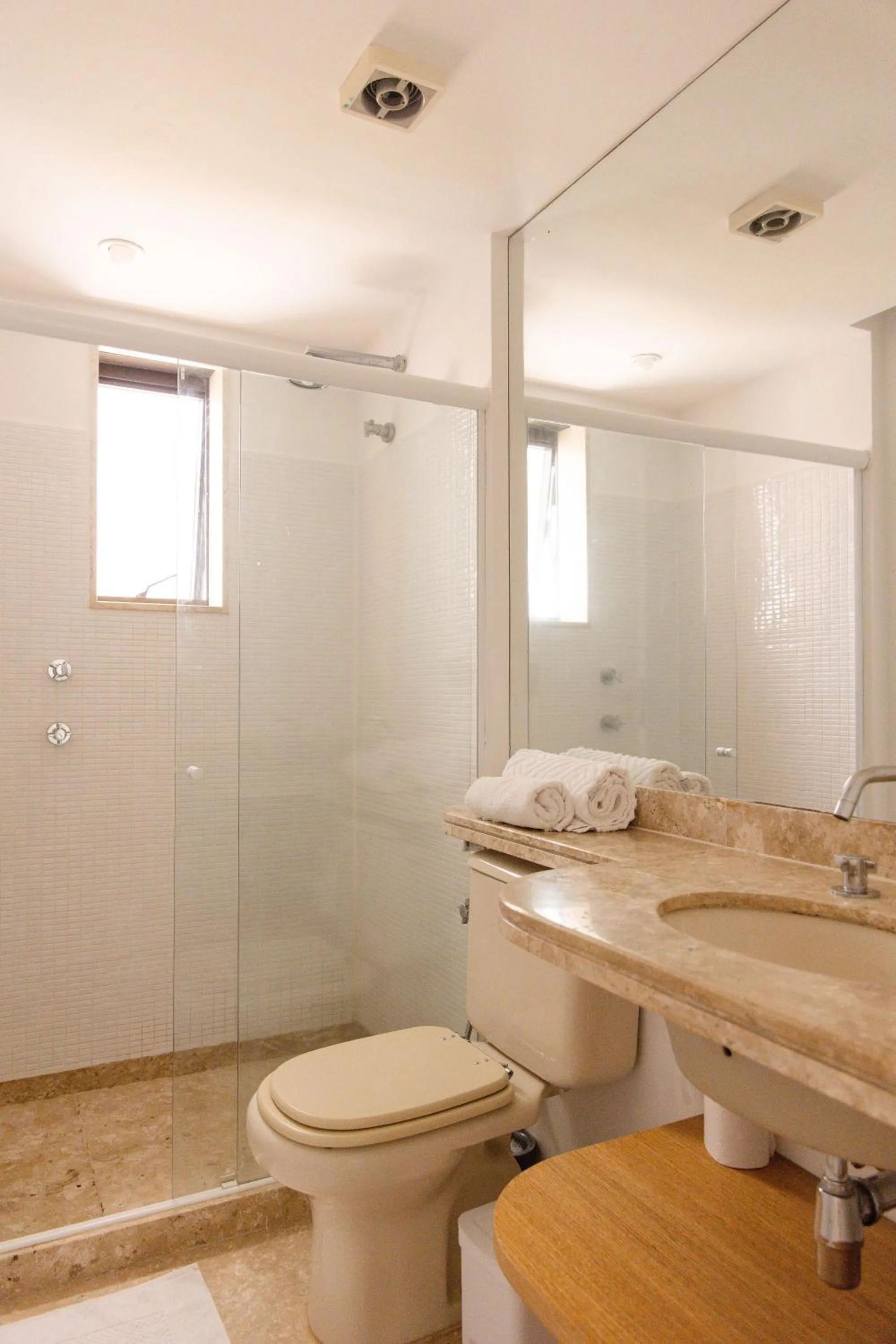 Bathroom in Ipanema Apart-hotel on the Beach