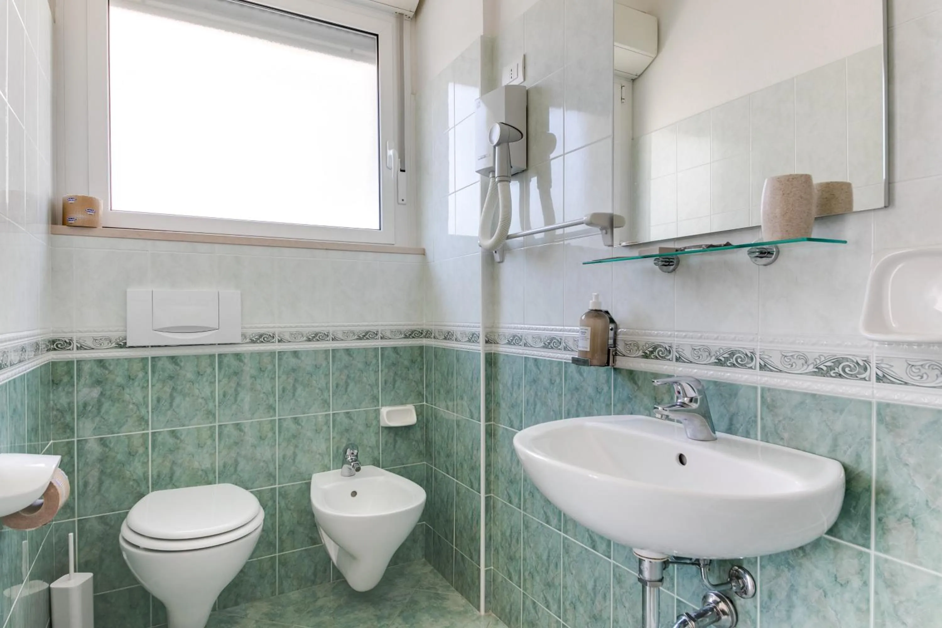 Shower in MARITTIMO Milano Marittima