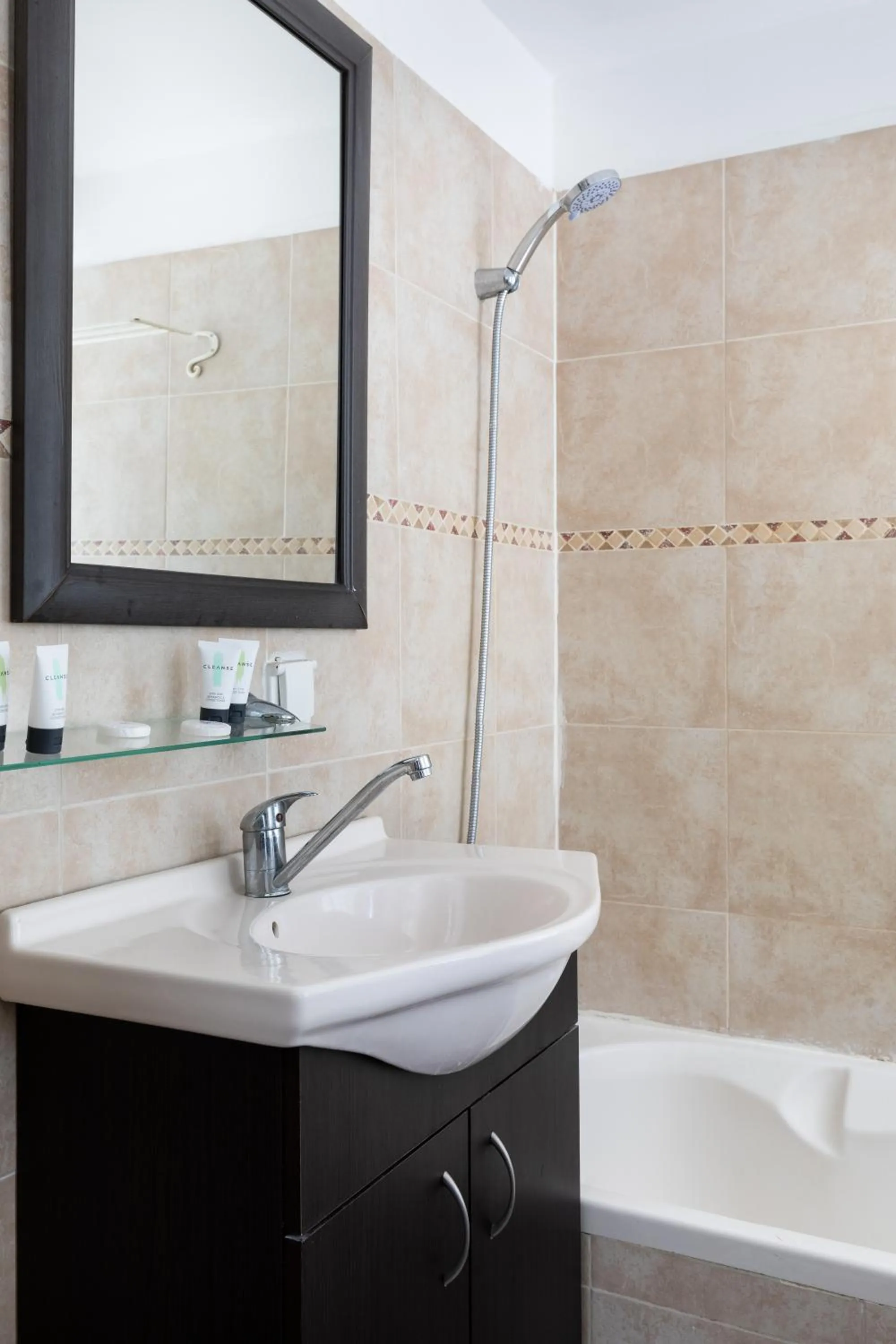 Bathroom in The Colony Hotel