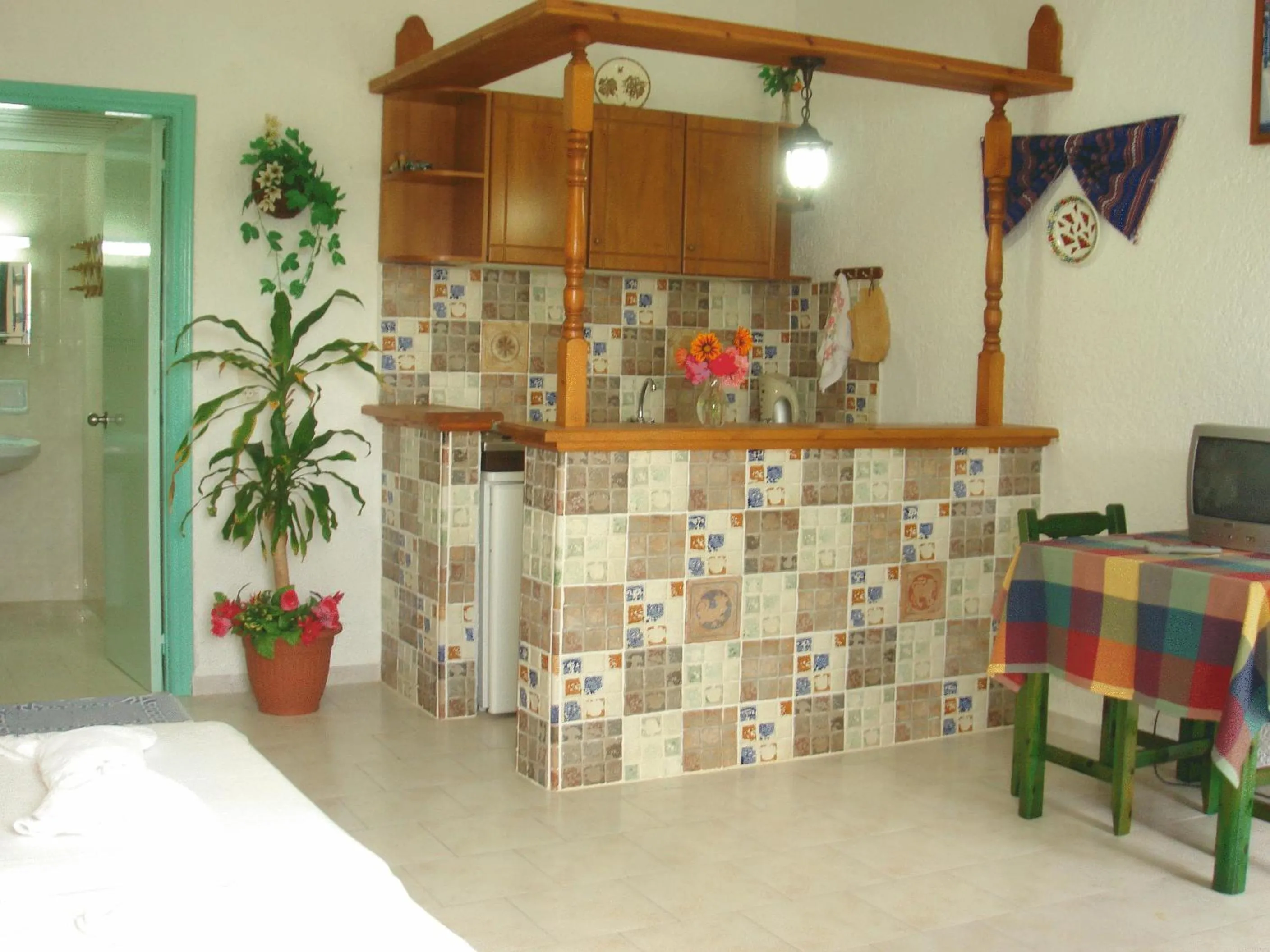 Kitchen or kitchenette in Hotel Finiki View