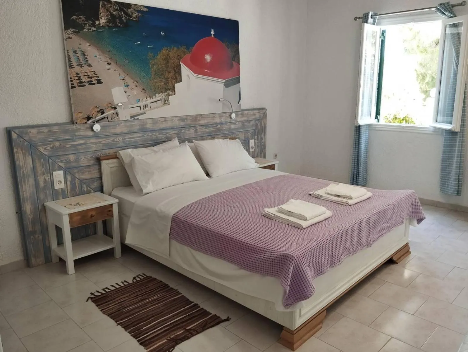 Bed in Hotel Finiki View