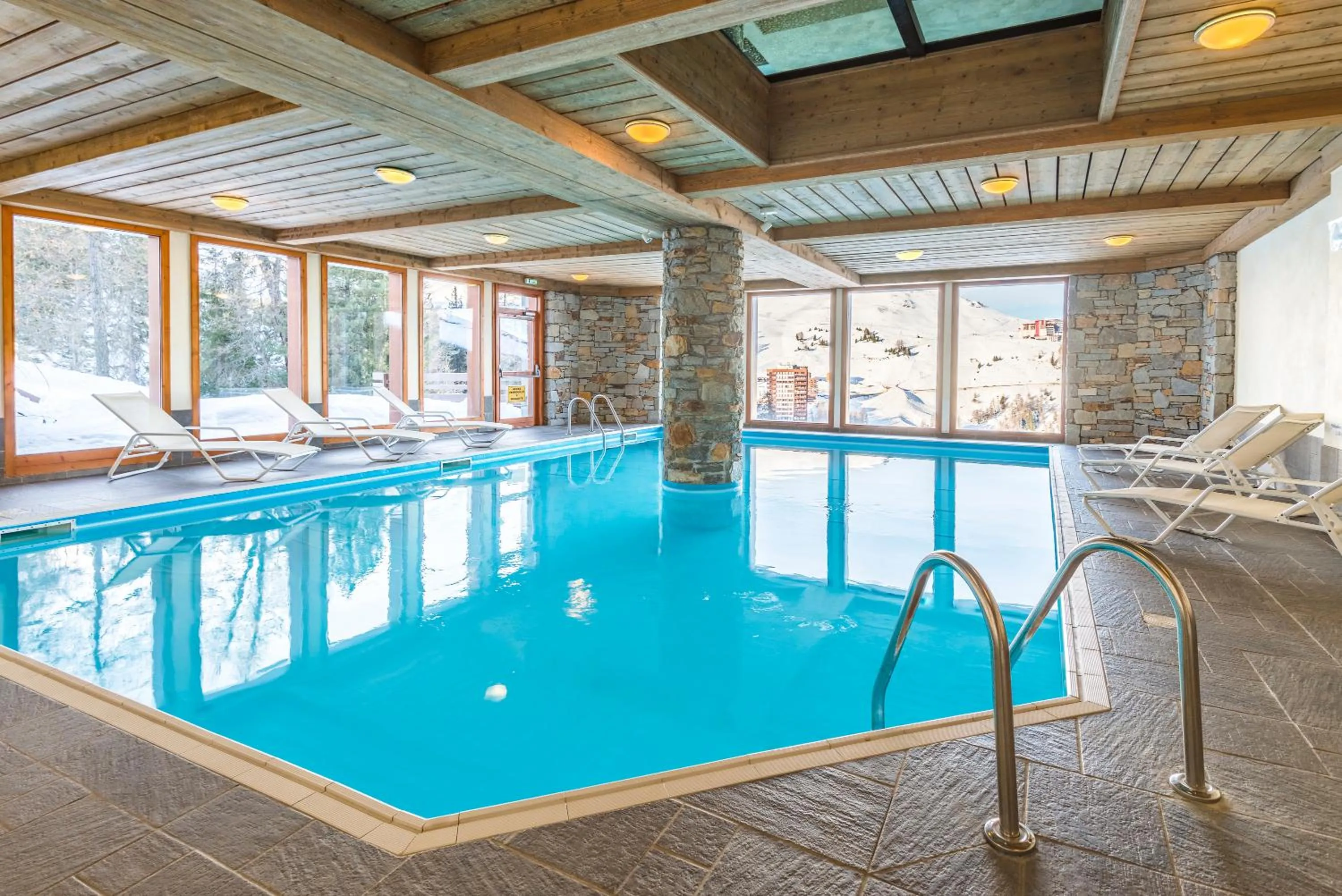 Swimming pool in Lagrange Vacances Aspen