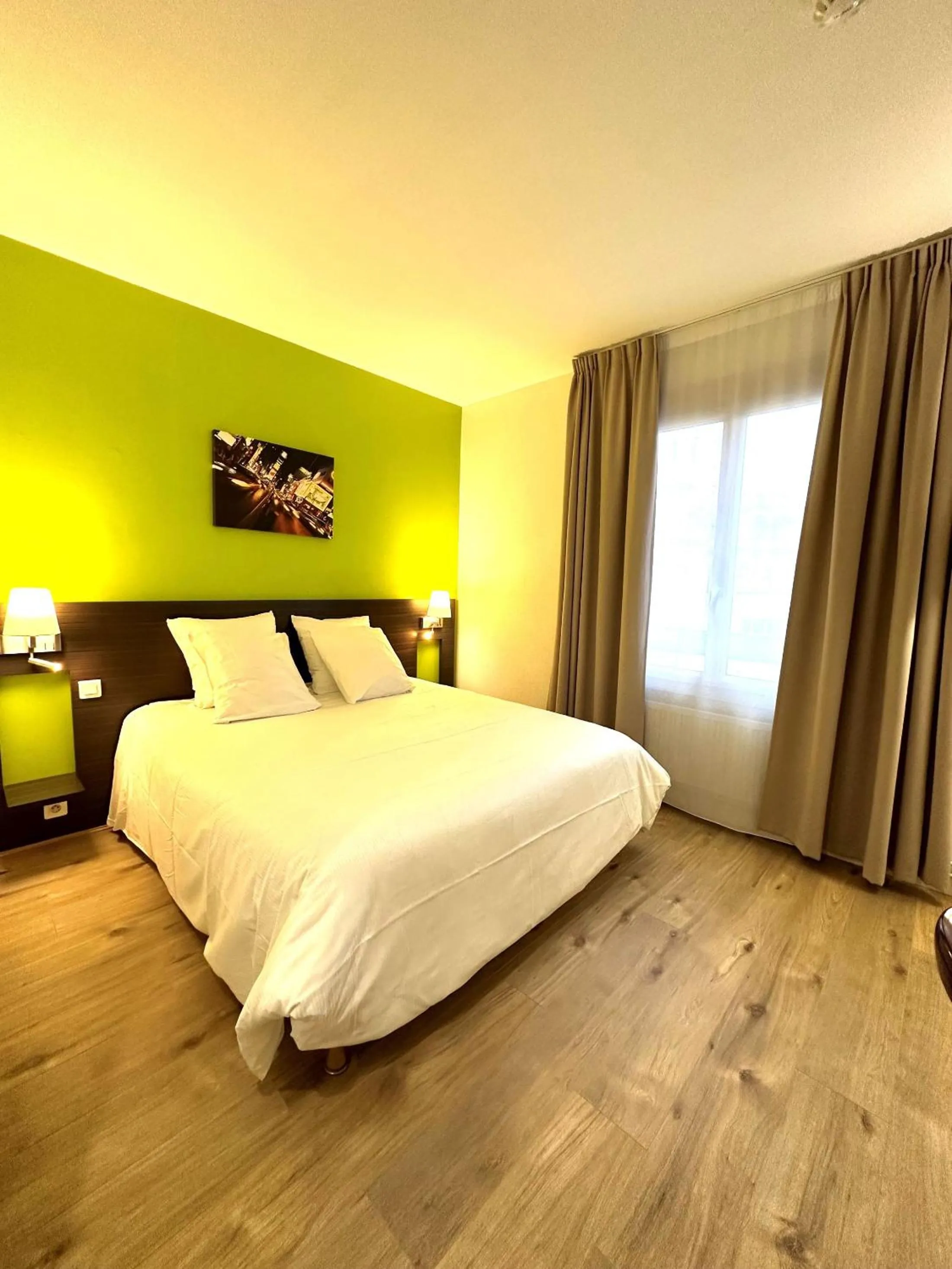 Photo of the whole room, Bed in Hôtel Le Cousture