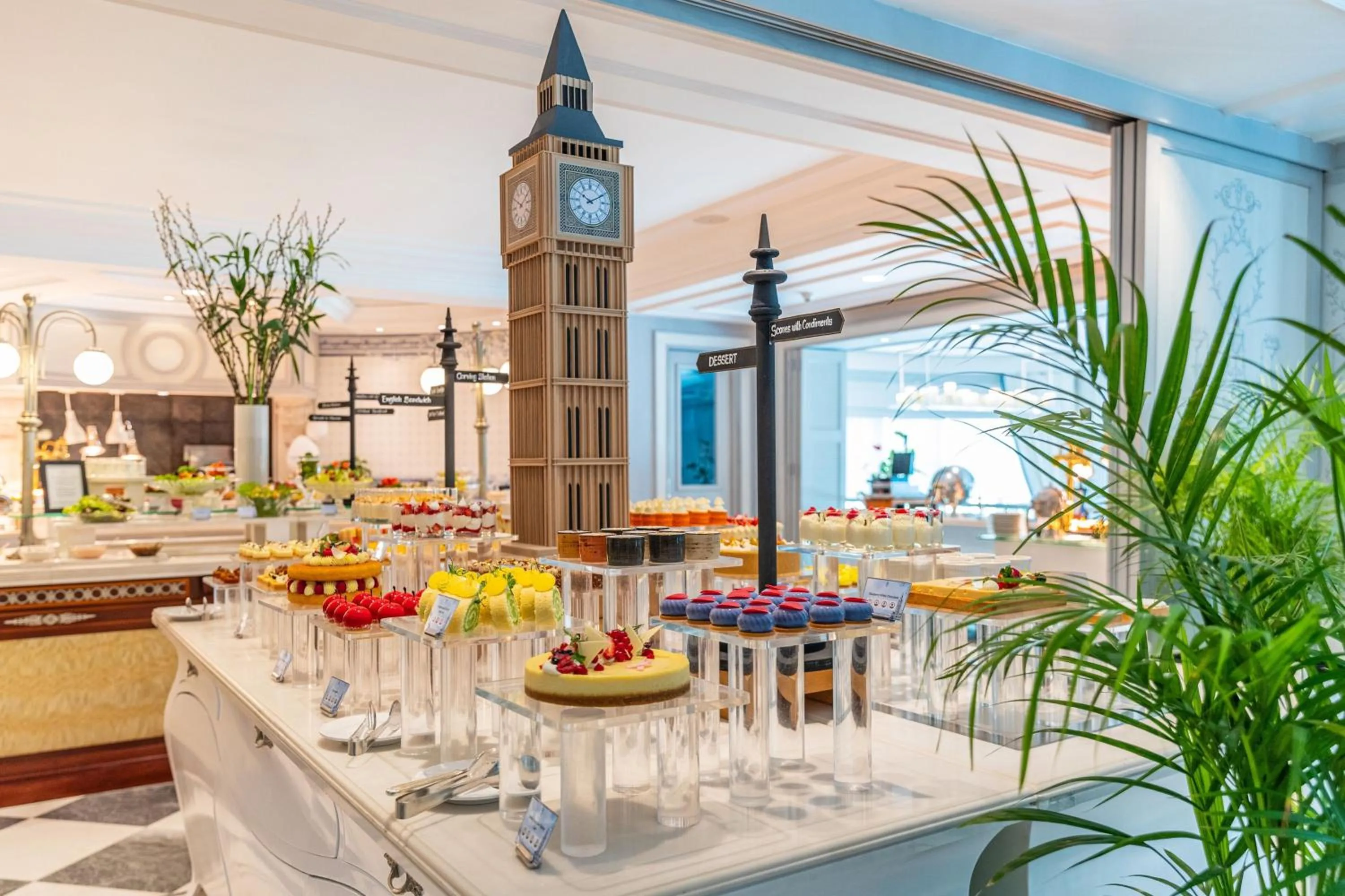 Restaurant/places to eat in The Ritz-Carlton, Bahrain