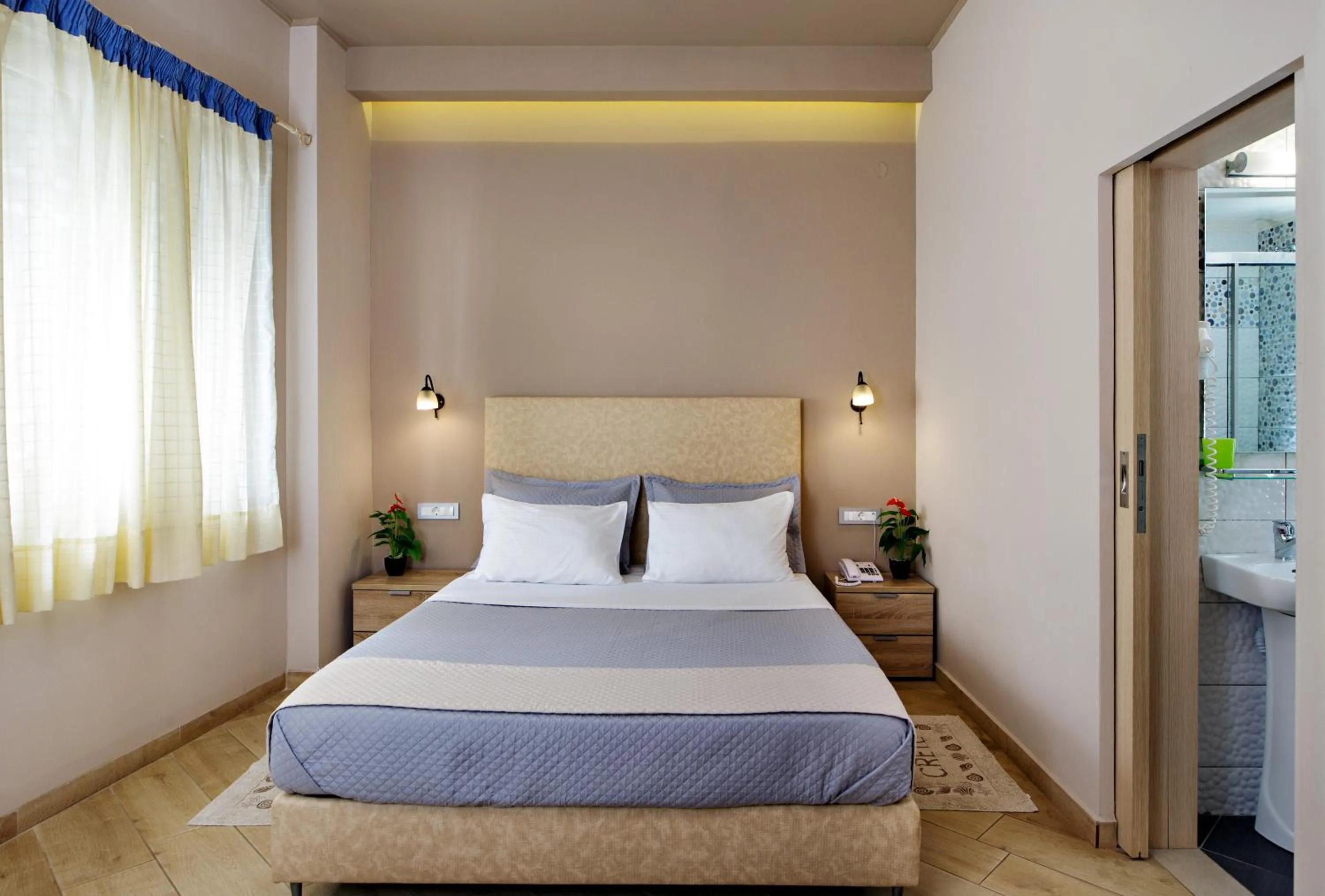 Photo of the whole room, Bed in Hotel Ideon