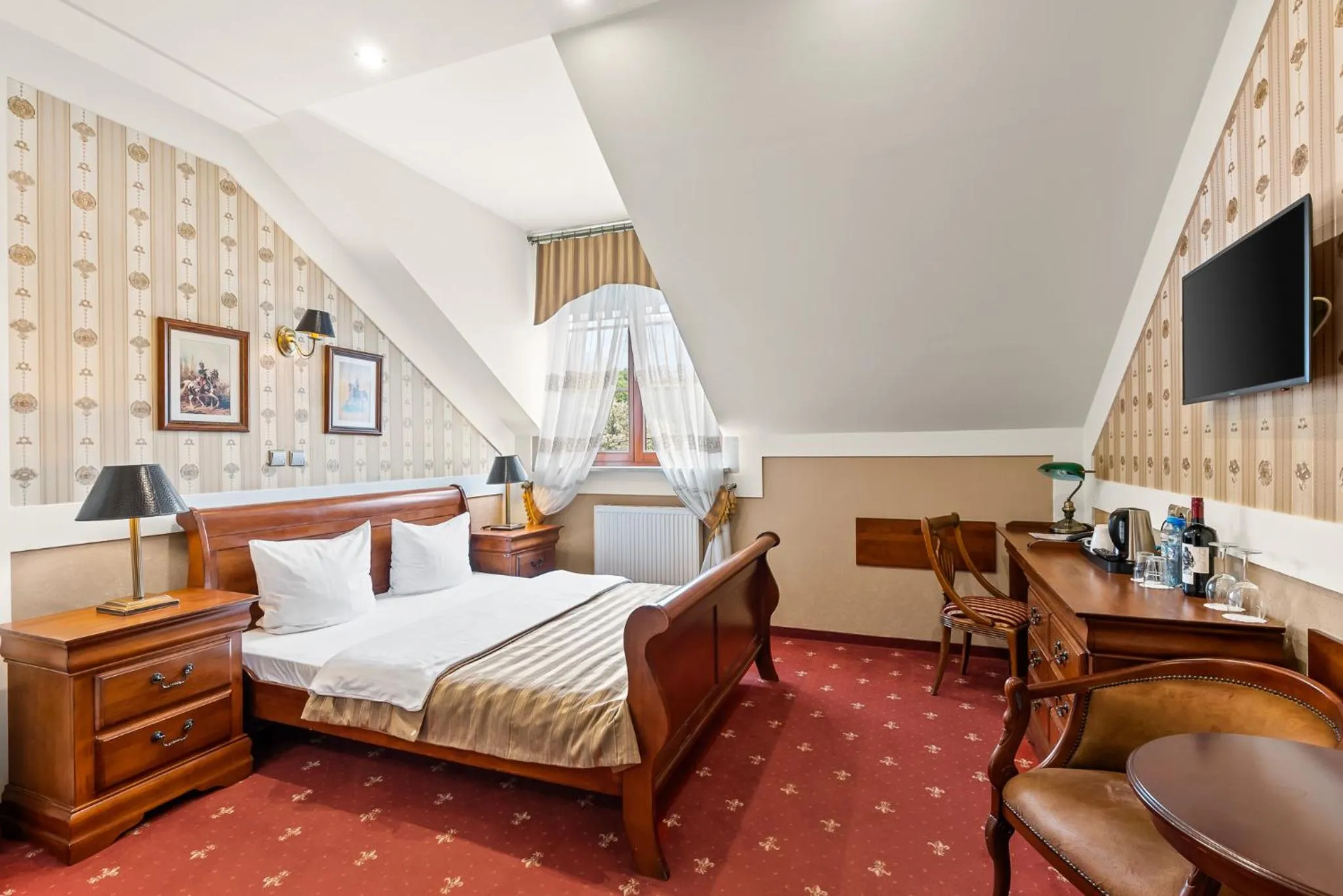 Bed in Hotel Diament Arsenal Palace Katowice - Chorzów