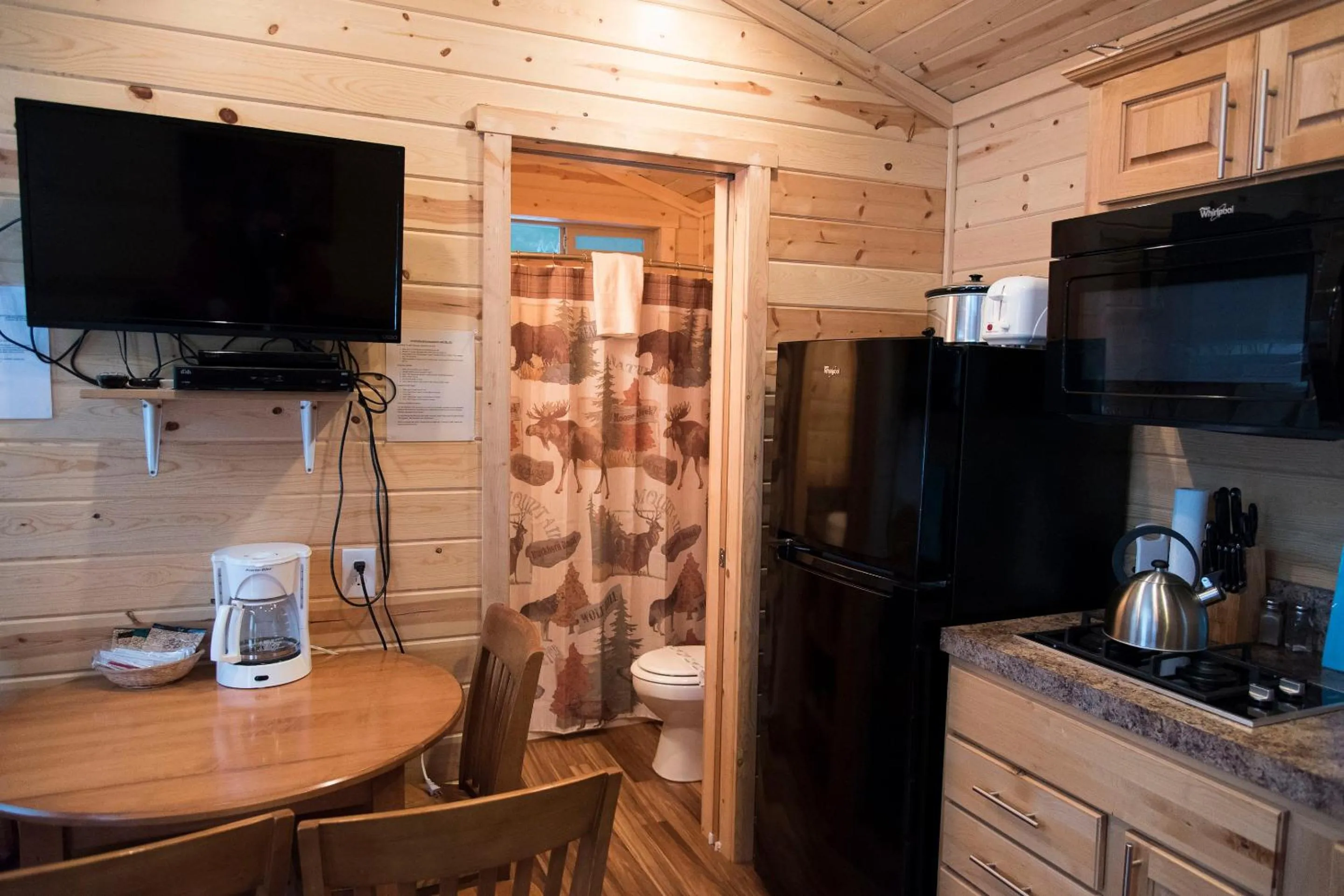 Kitchen or kitchenette in Leavenworth Camping Resort Cottage 7