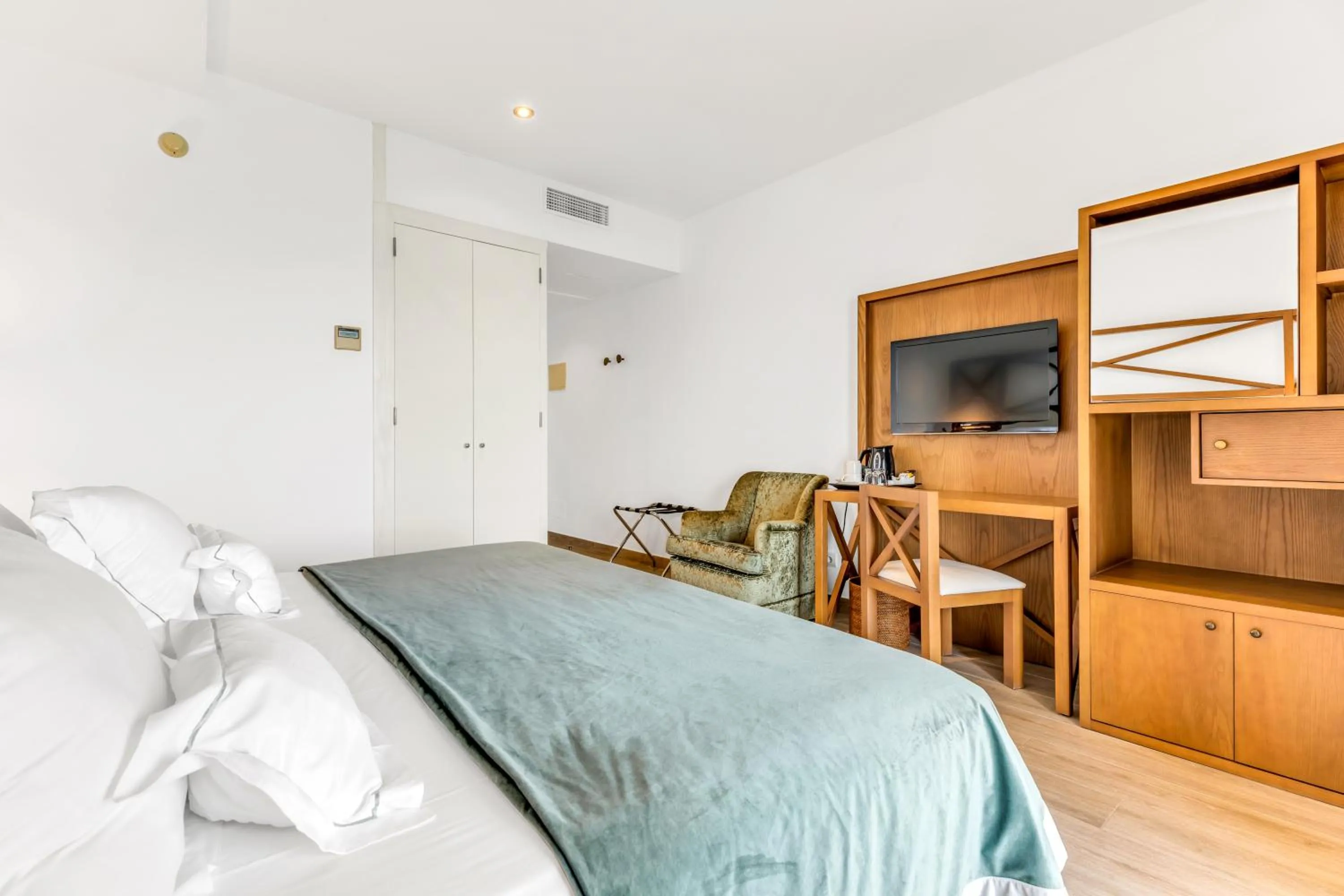 furniture, Bed in Hoposa Costa D'or - Adults Only