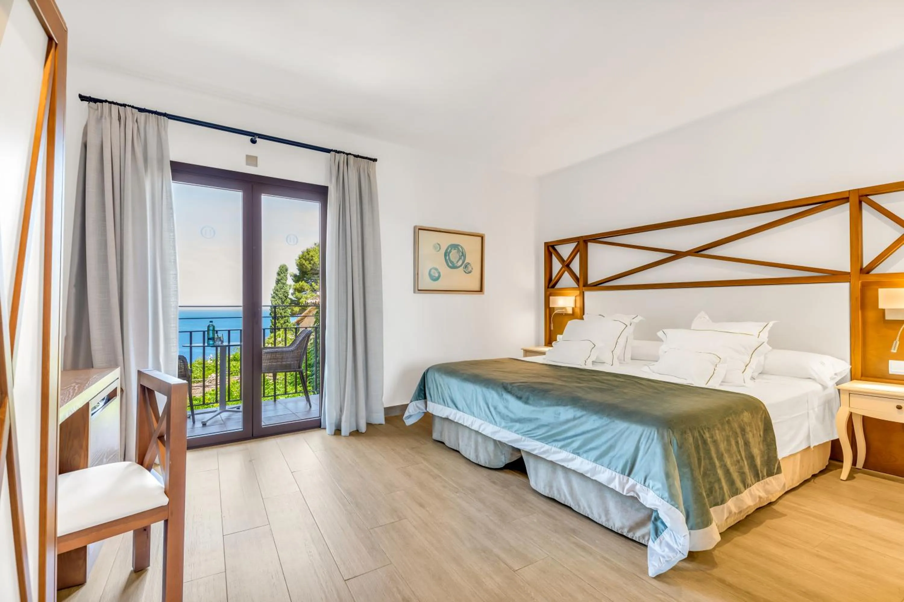Bedroom, Bed in Hoposa Costa D'or - Adults Only