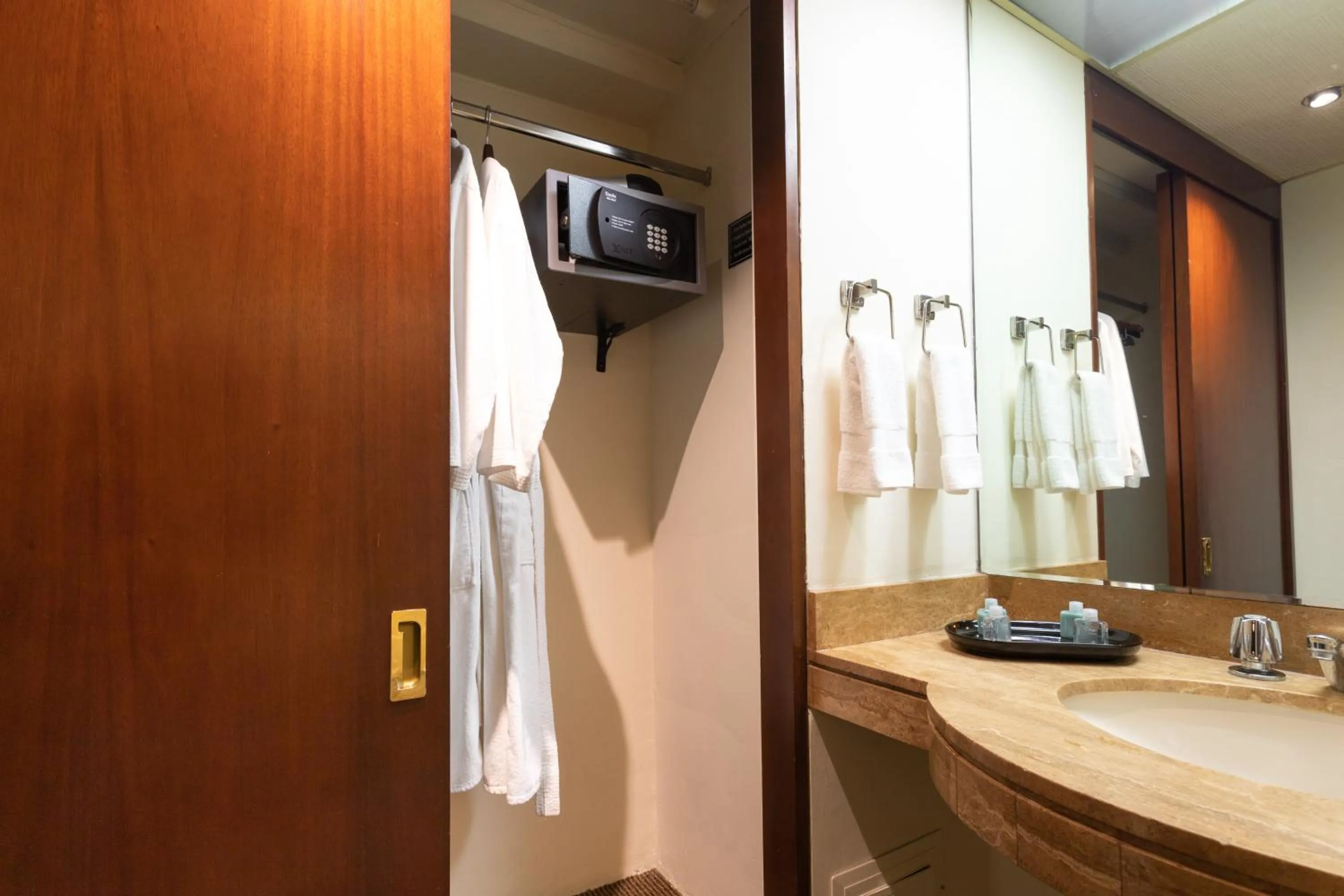 Bathroom in J&A Classic Hotel