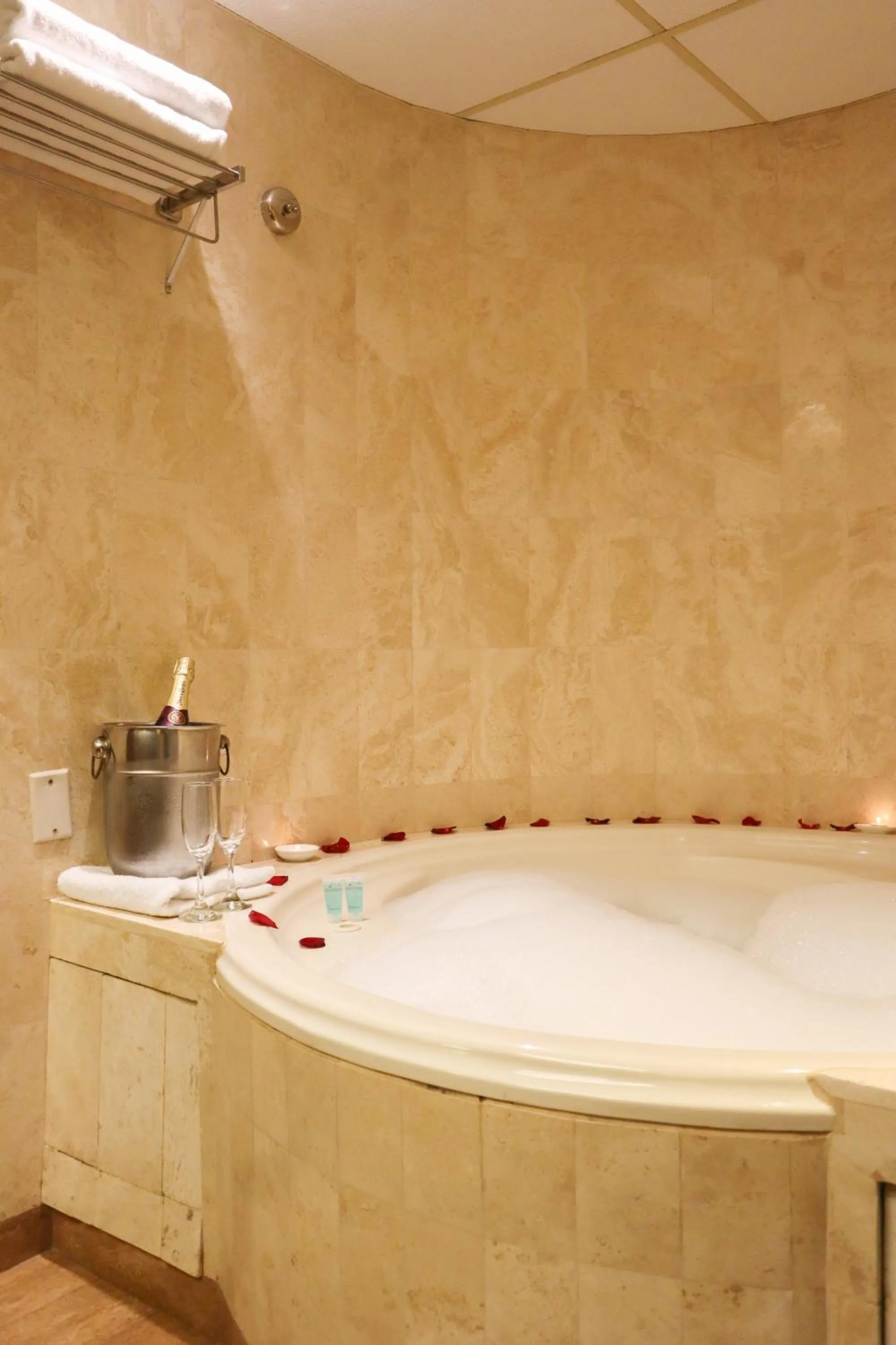 Hot Tub in J&A Classic Hotel