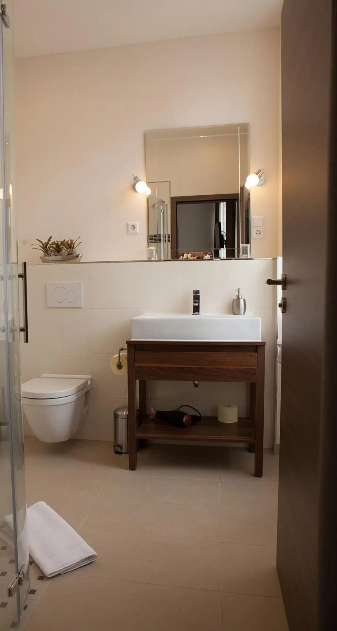 Bathroom in Hotel Ravene