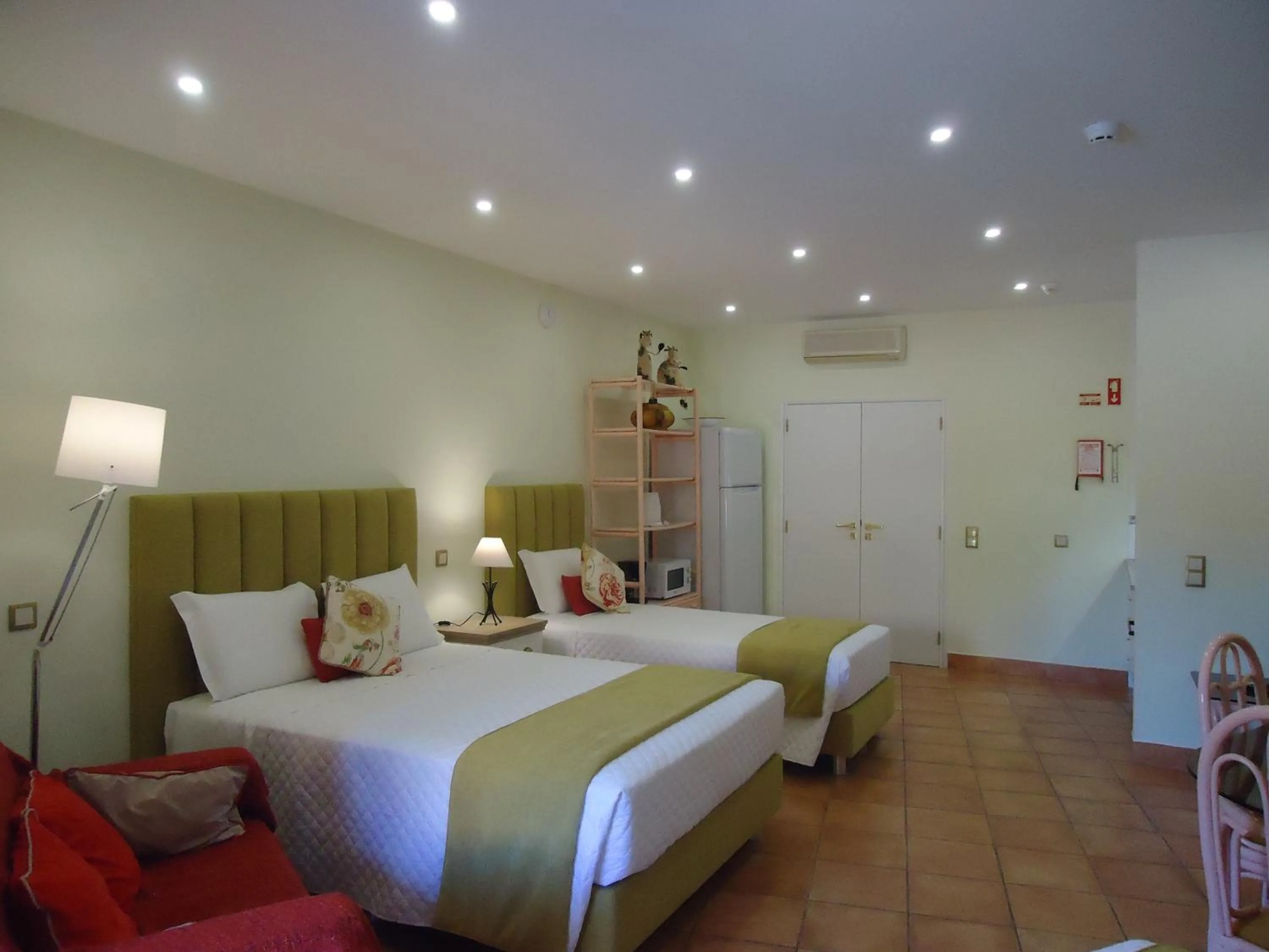 Bedroom, Bed in Canavial I & II Apartamentos