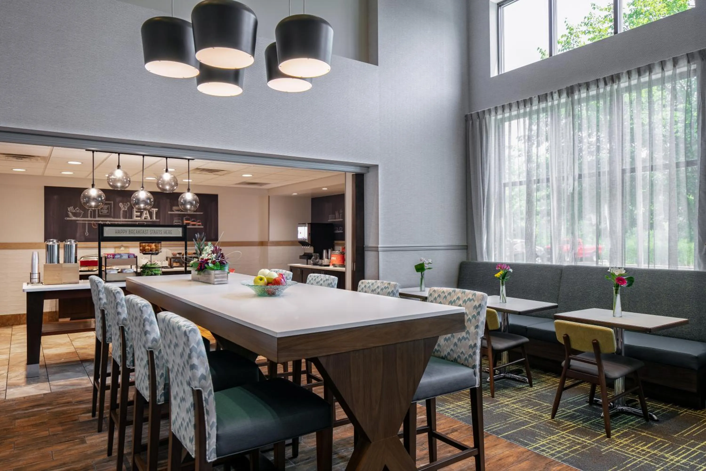 Breakfast in Hampton Inn & Suites Grafton