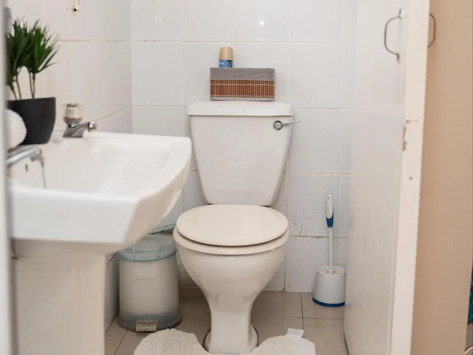 Bathroom in Bluewater Guesthouse