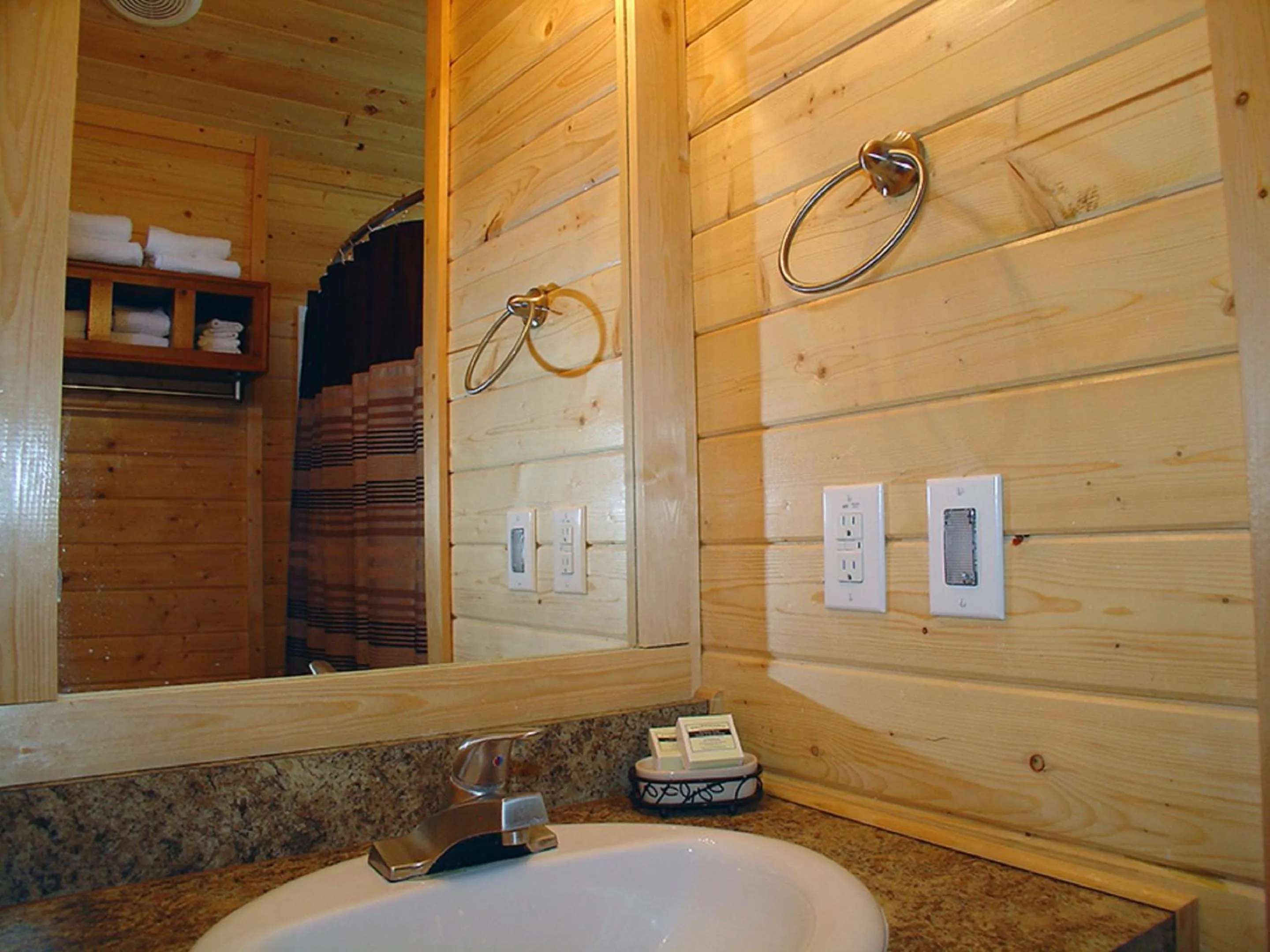 Bathroom in Verde Valley Deck Cottage 7