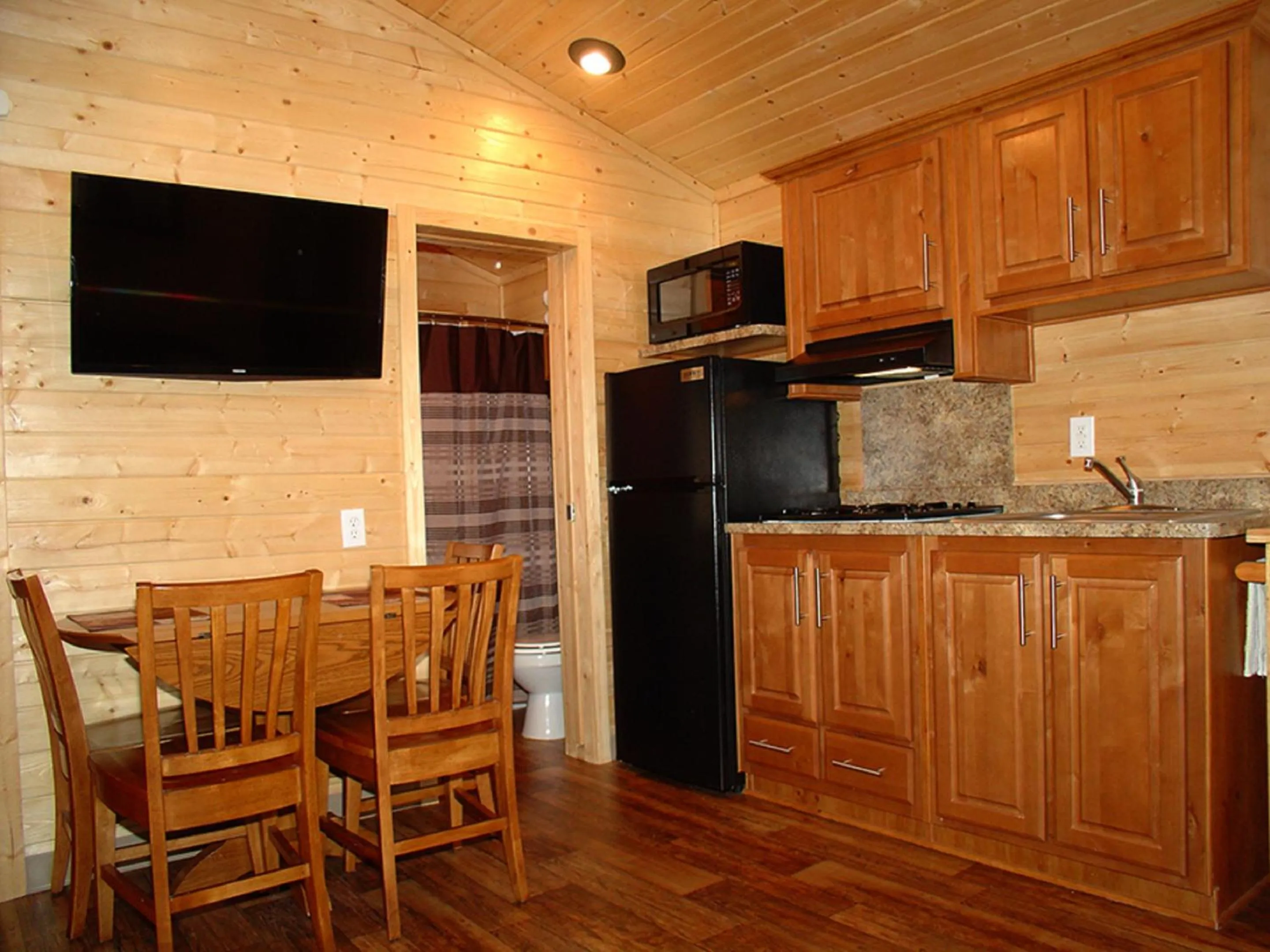 Dining area in Verde Valley Deck Cottage 8