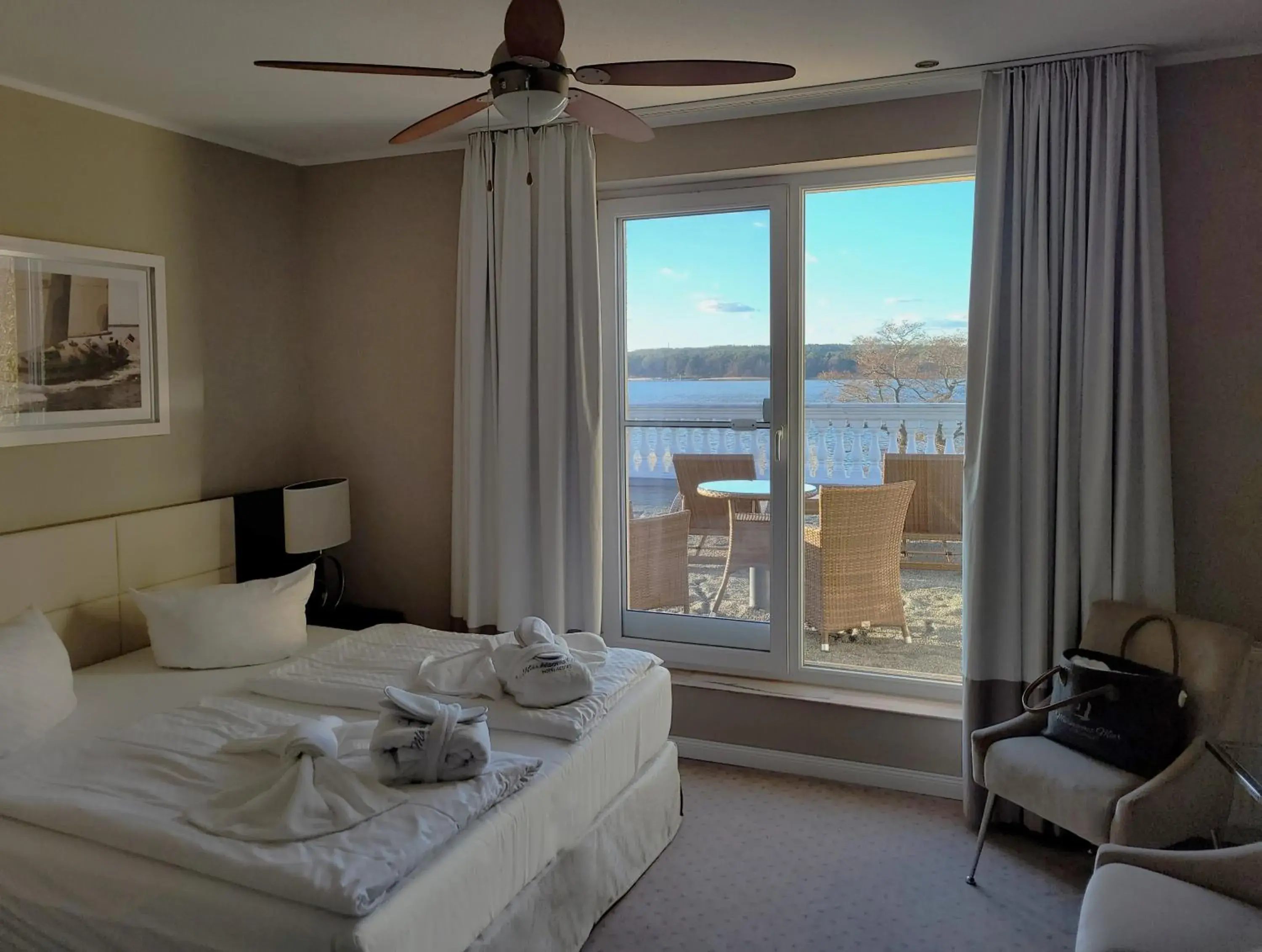 Double Room with Terrace and Lake View in Hotel Resort Märkisches Meer Double Room with Terrace and Lake View in Hotel Resort Märkisches Meer