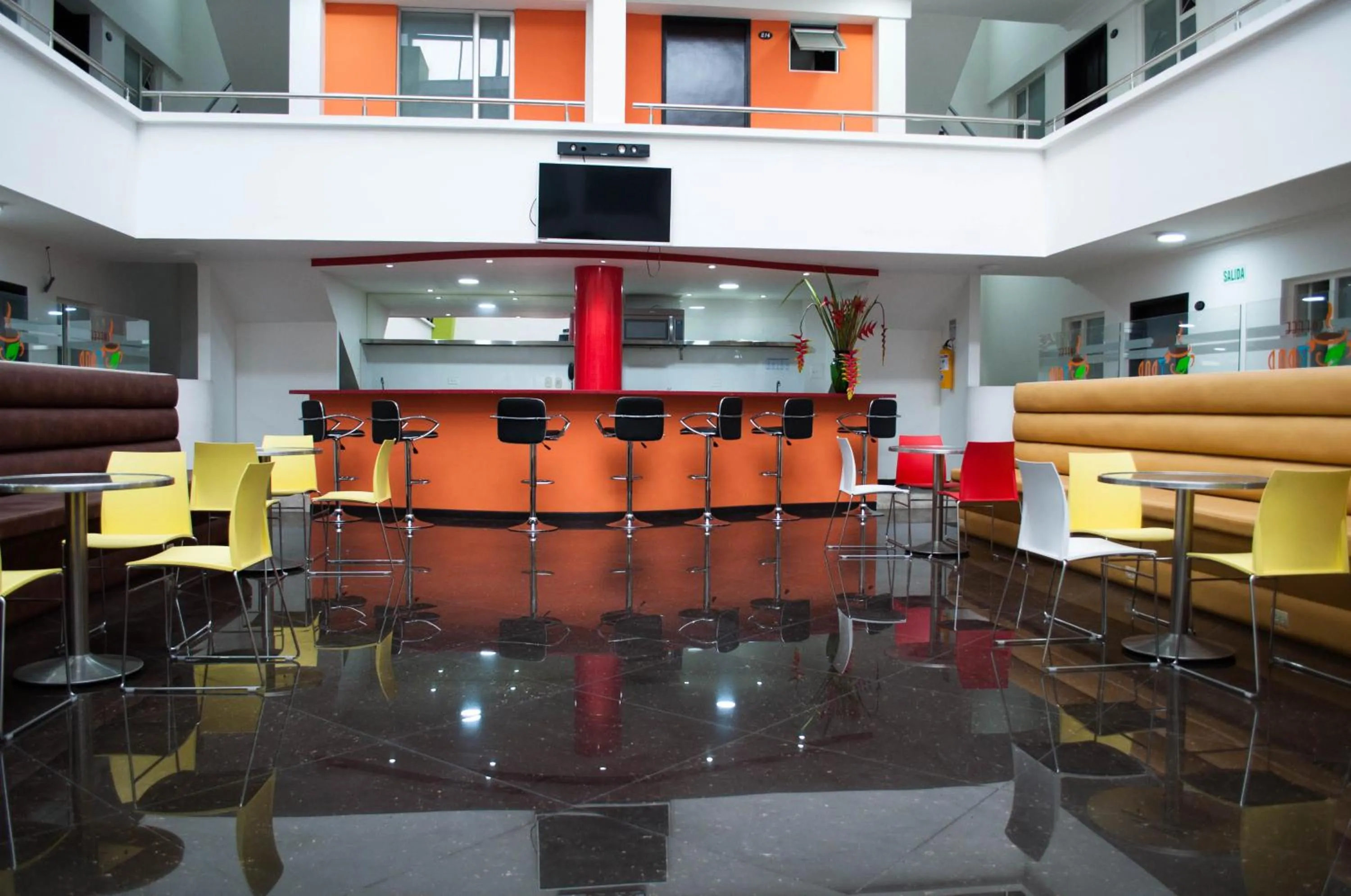 Communal lounge/ TV room in Hotel Ferias Park