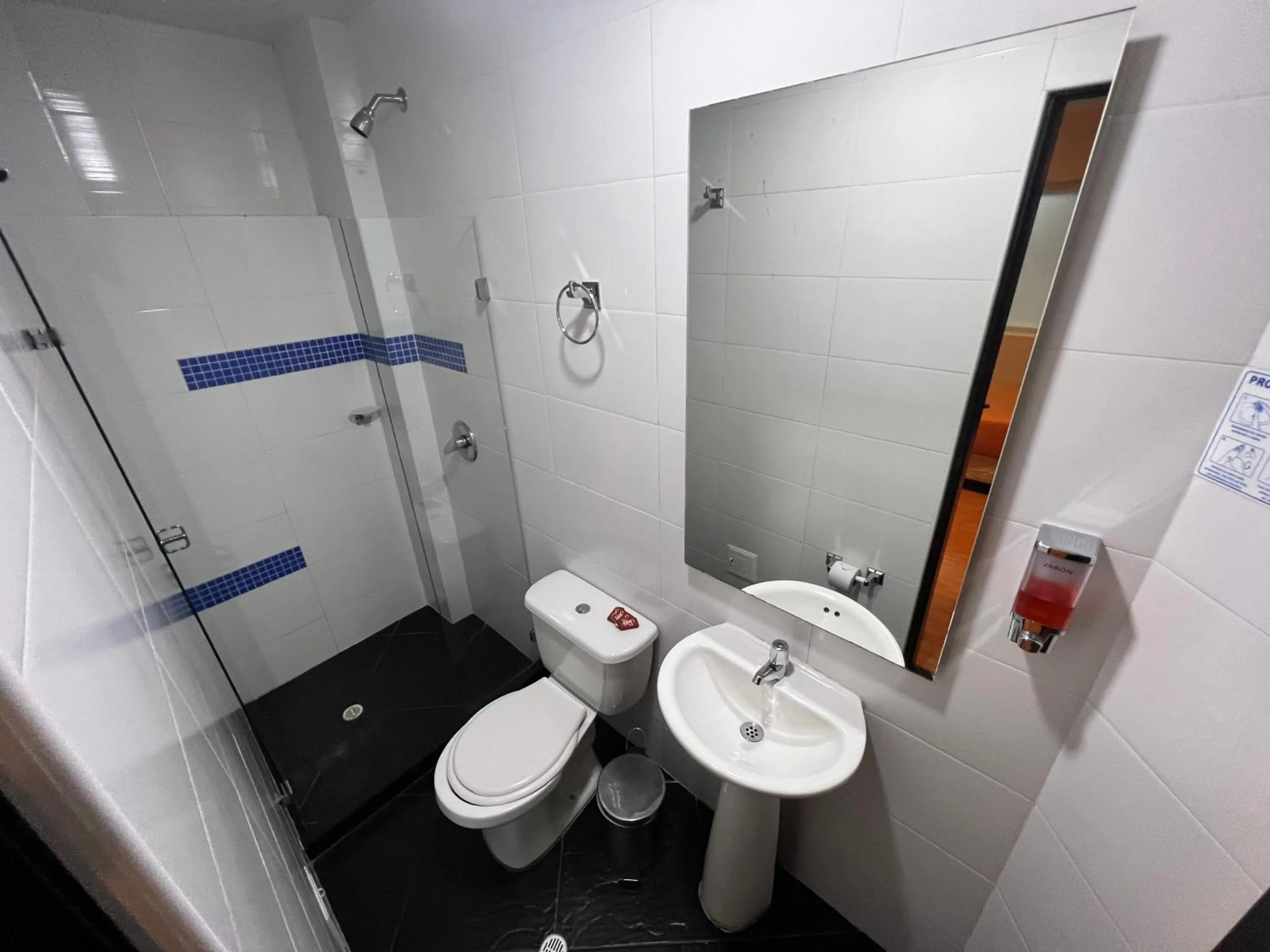 Bathroom in Hotel Ferias Park