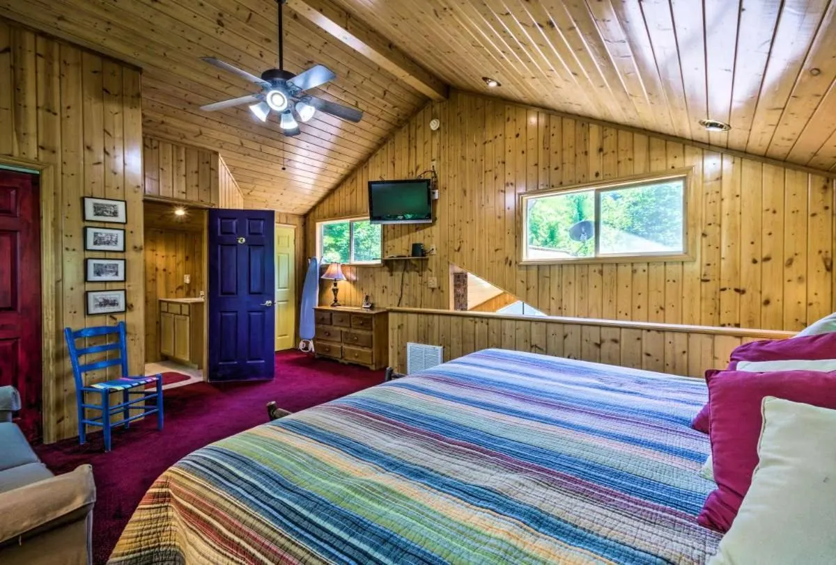Bed in Nantahala Cabins