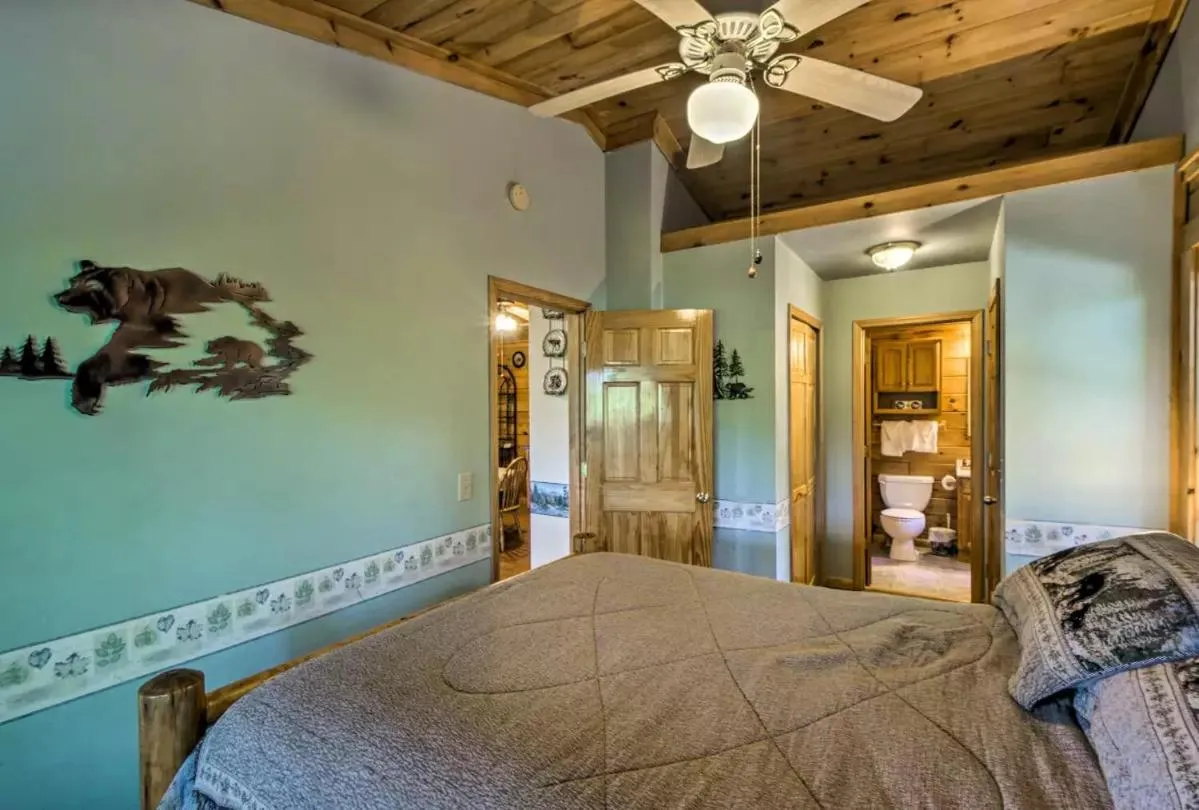 Bed in Nantahala Cabins