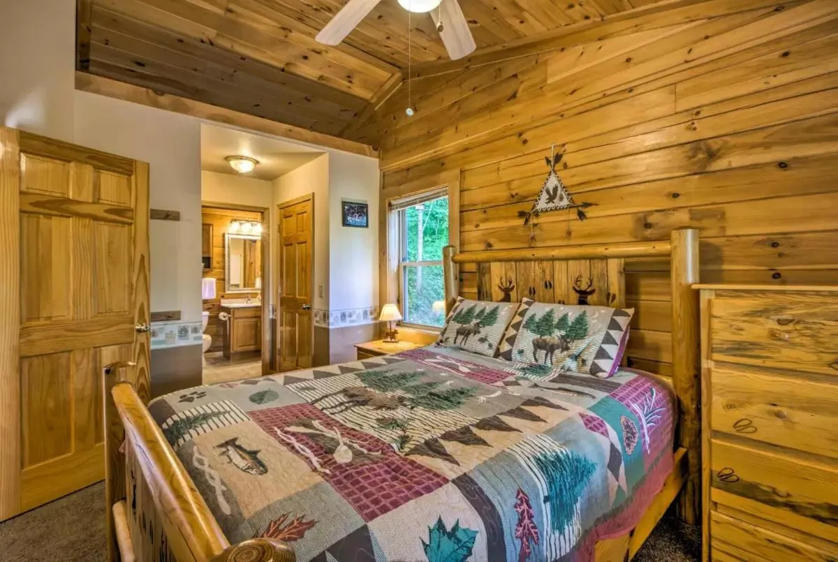 Bed in Nantahala Cabins