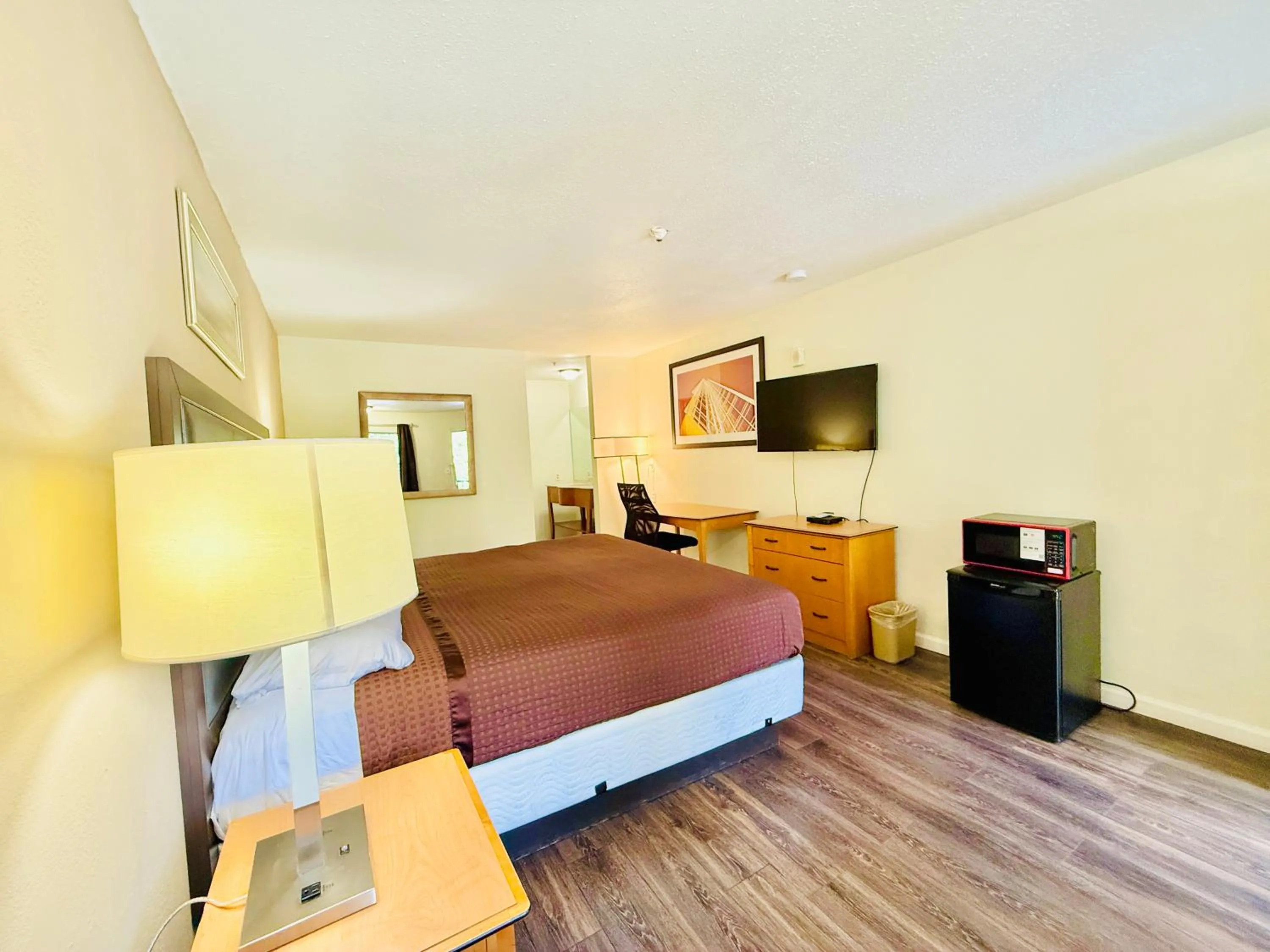 Bedroom, Bed in Woodbridge Inn By OYO Rome