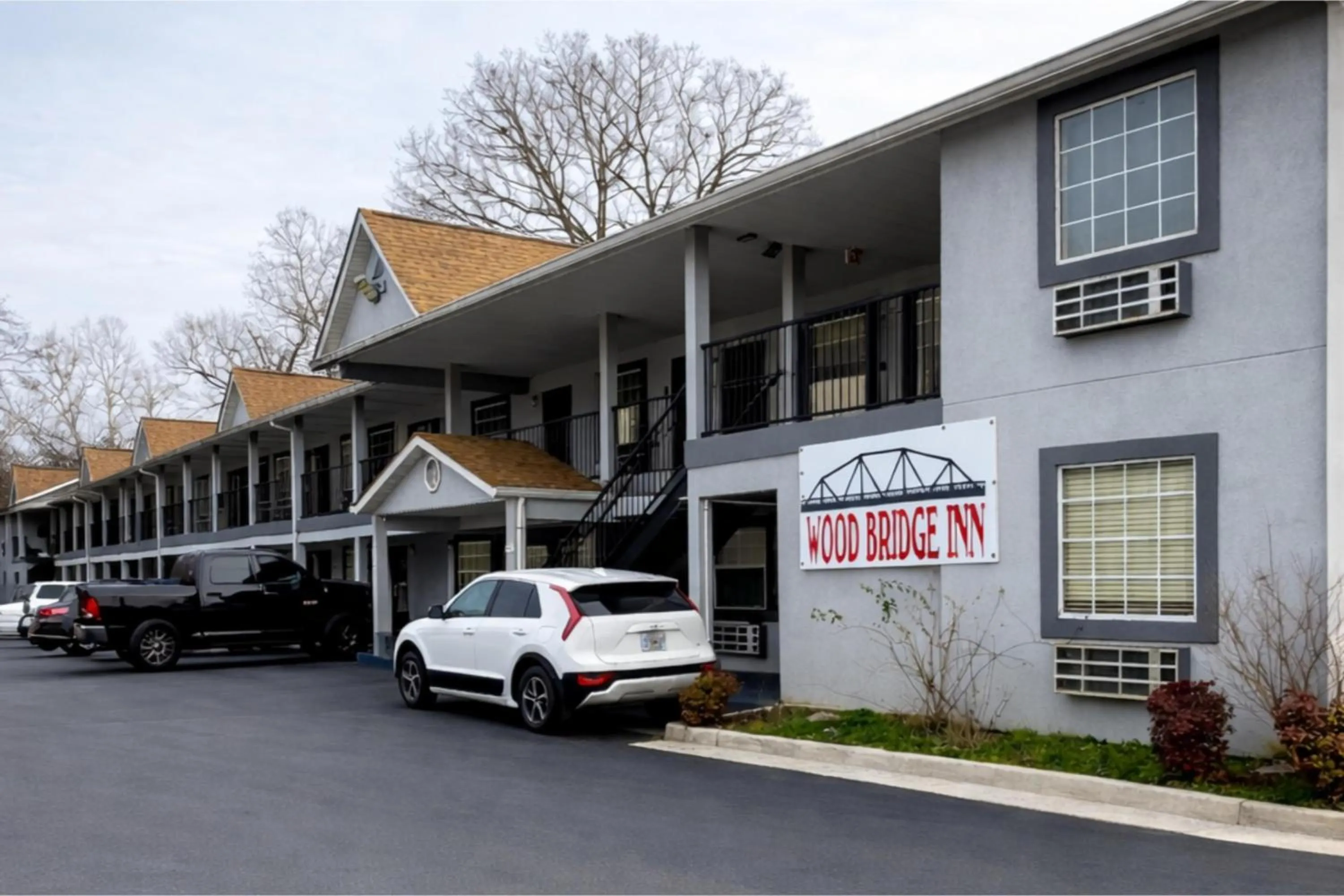 Parking in Woodbridge Inn By OYO Rome