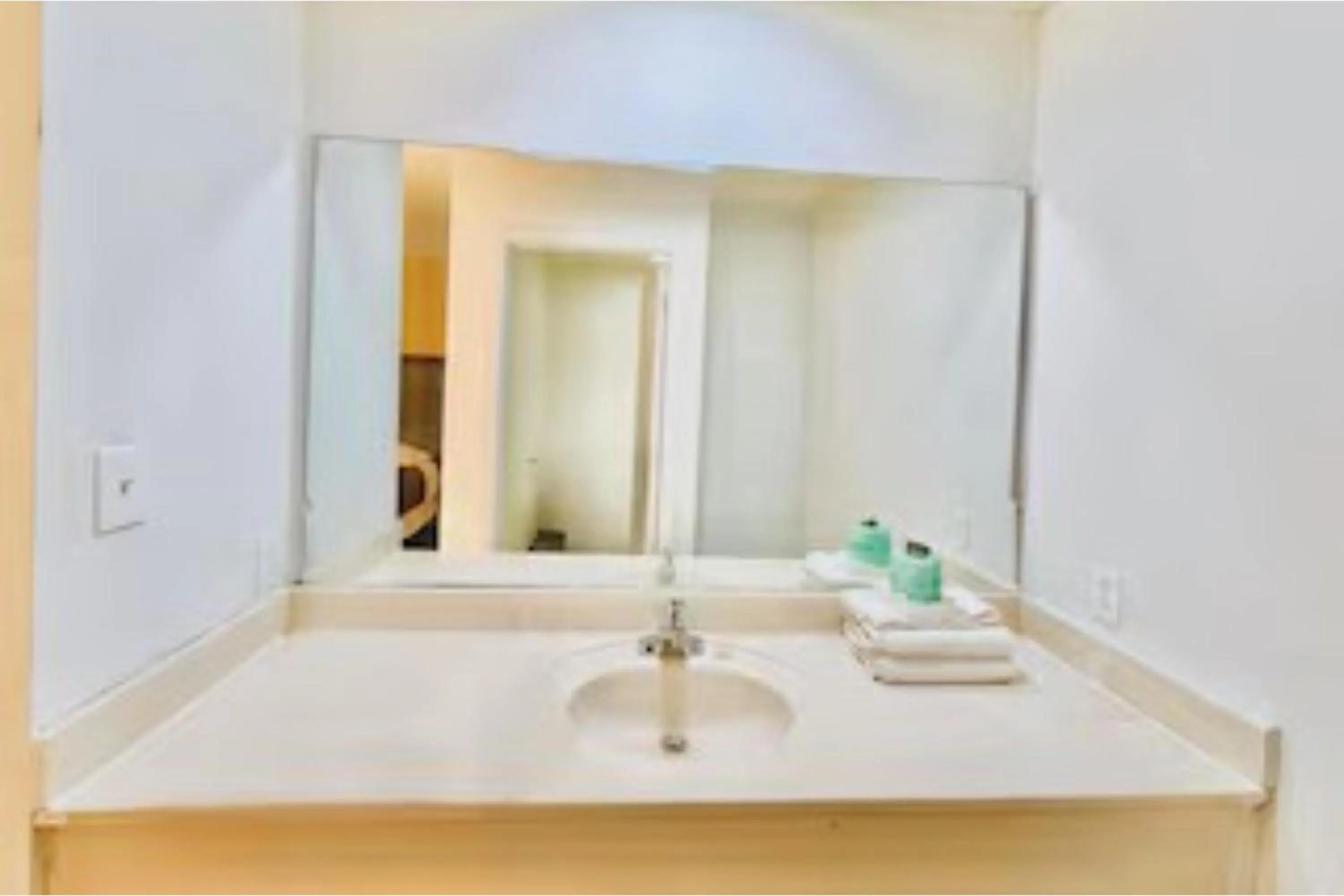 Bathroom in Woodbridge Inn By OYO Rome