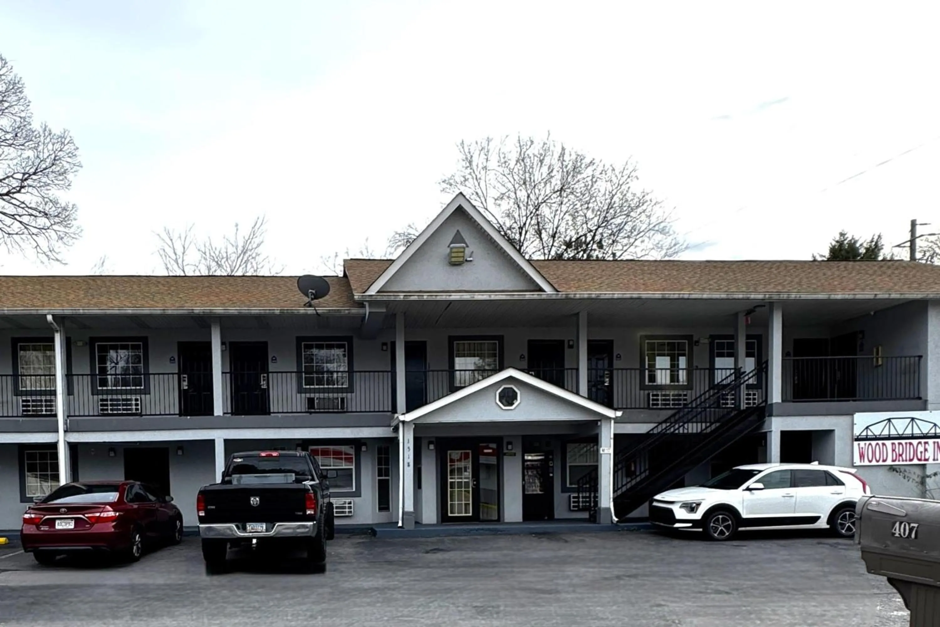 Property building in Woodbridge Inn By OYO Rome