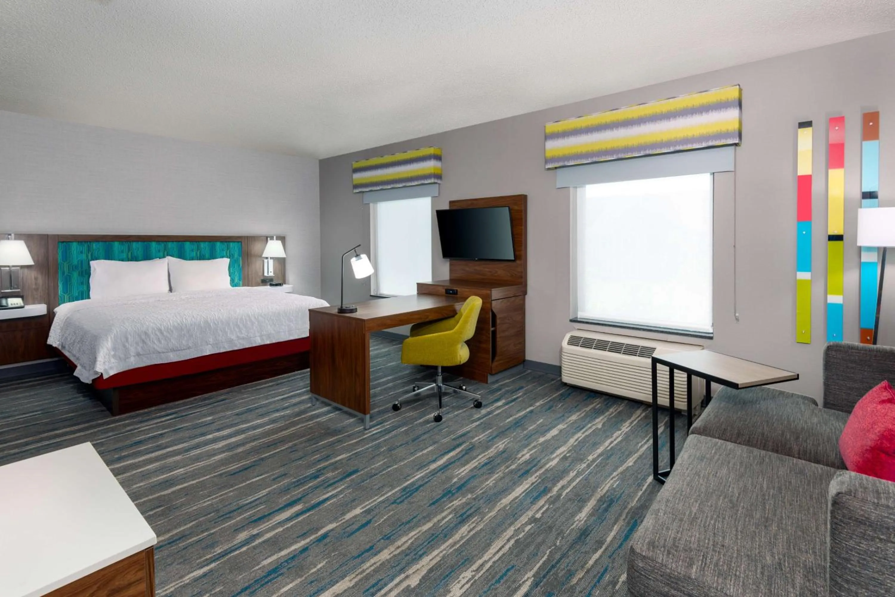 Bedroom, Bed in Hampton Inn and Suites Hartford/Farmington