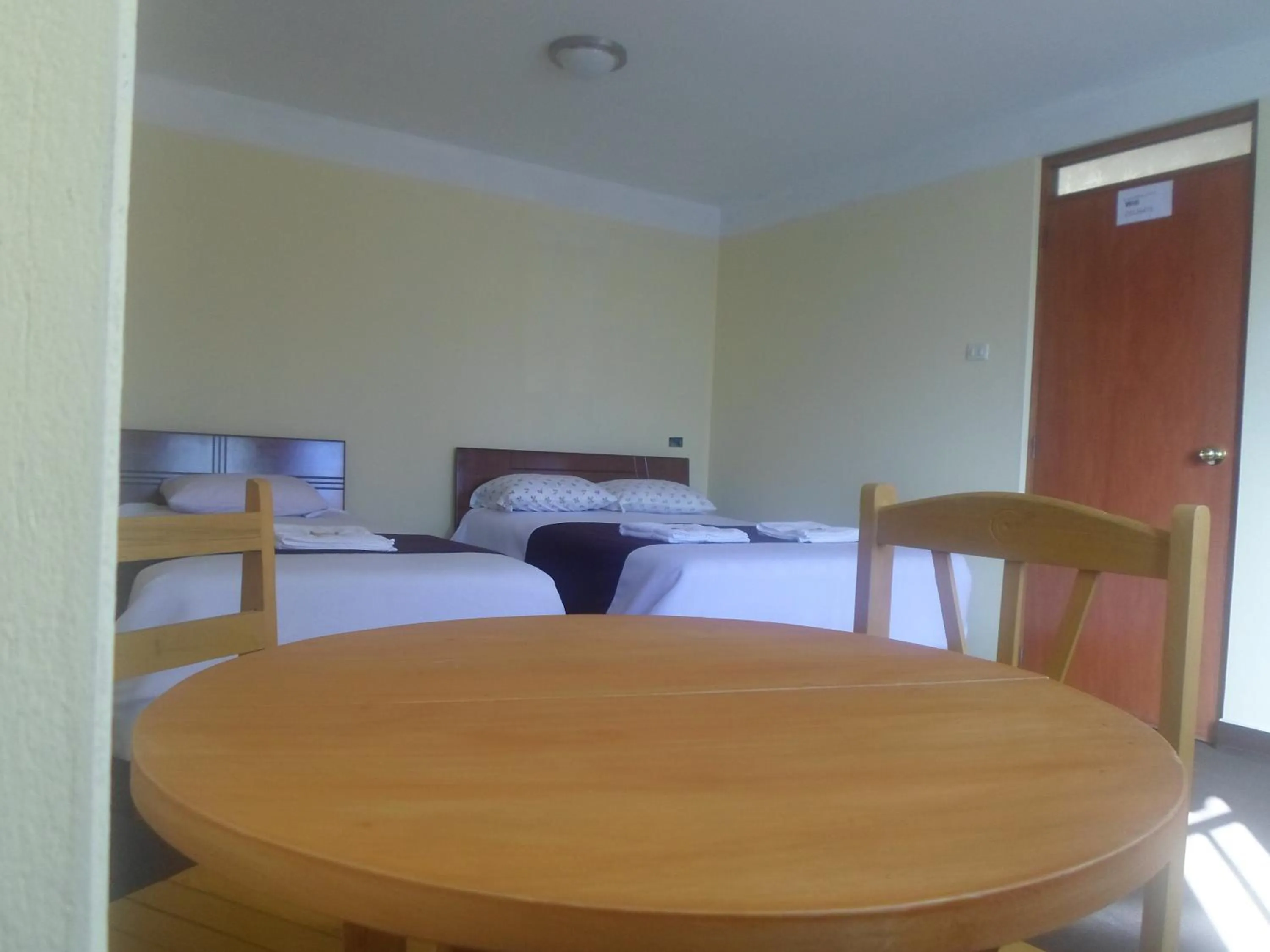 Food and drinks, Bed in Hostal Casa del Montañista