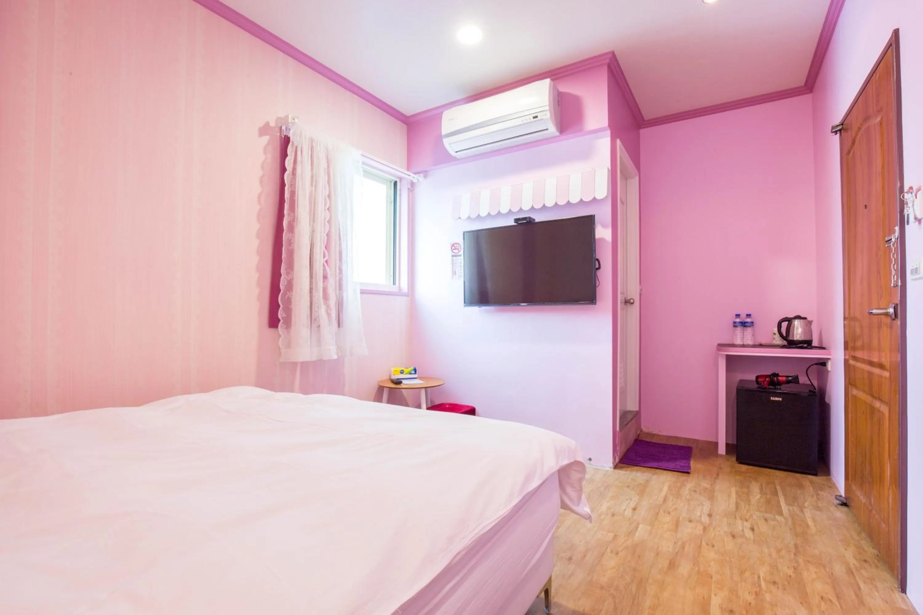 bunk bed, Bed in N. Castle Hotel