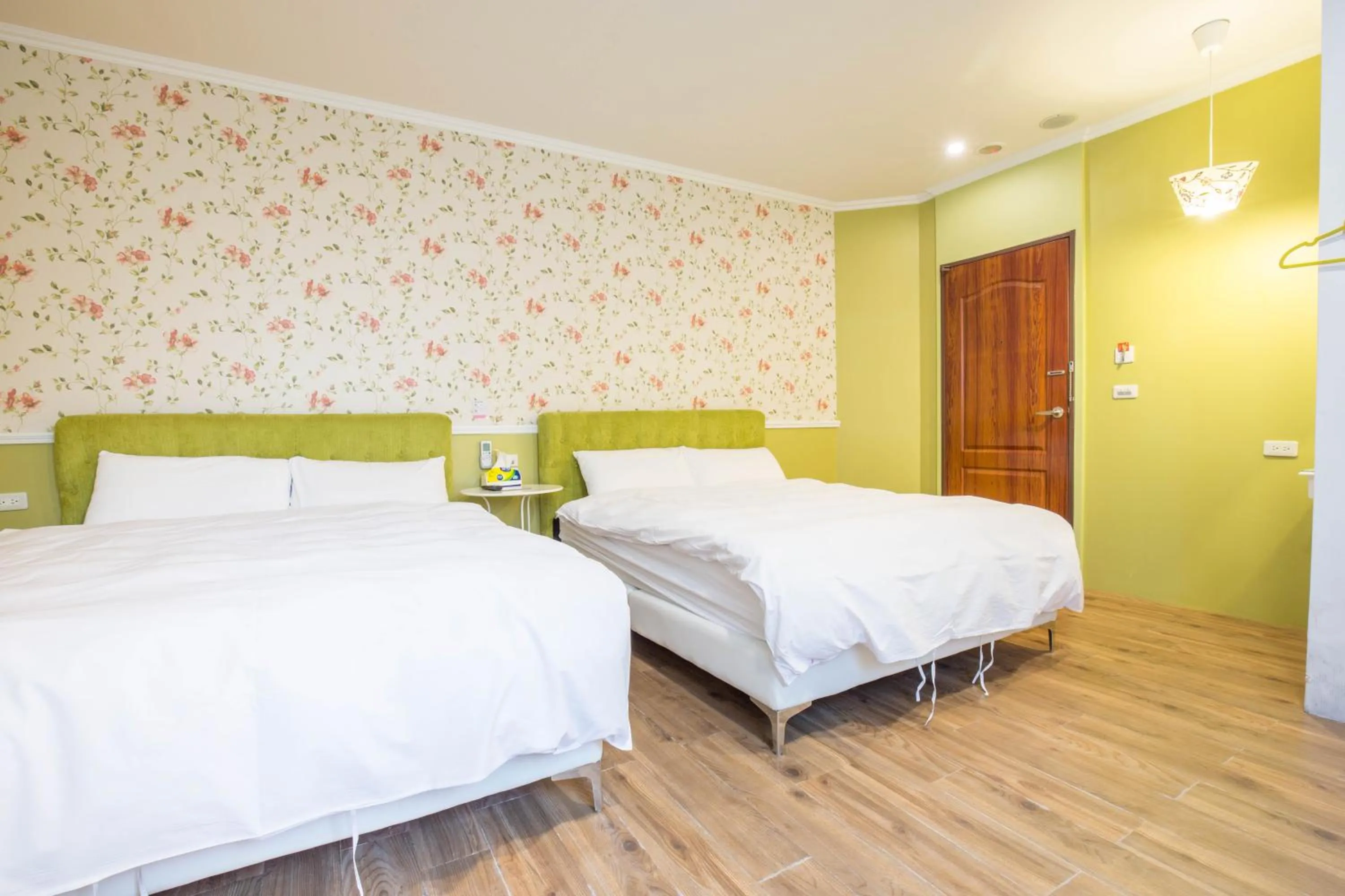 Photo of the whole room, Bed in N. Castle Hotel