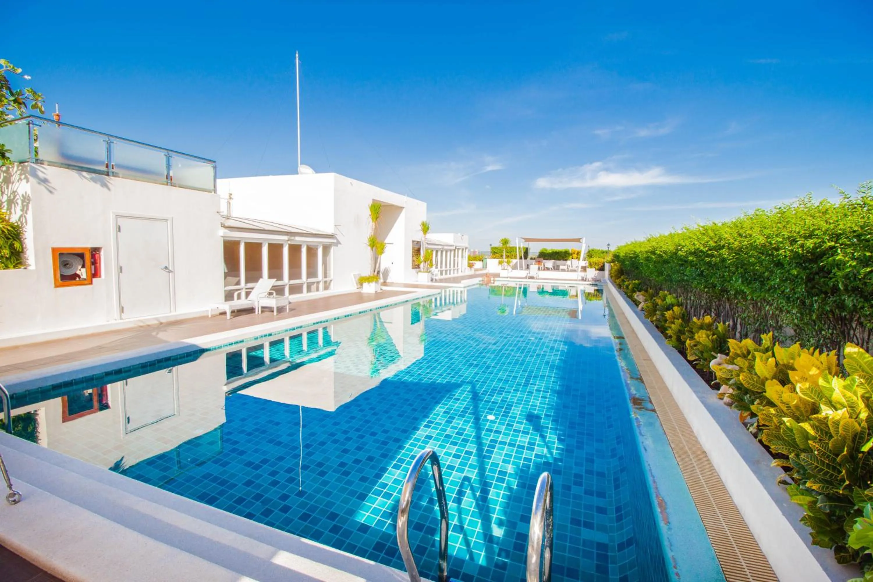 Swimming pool in Hyde Park Residence by Pattaya Sunny rentals