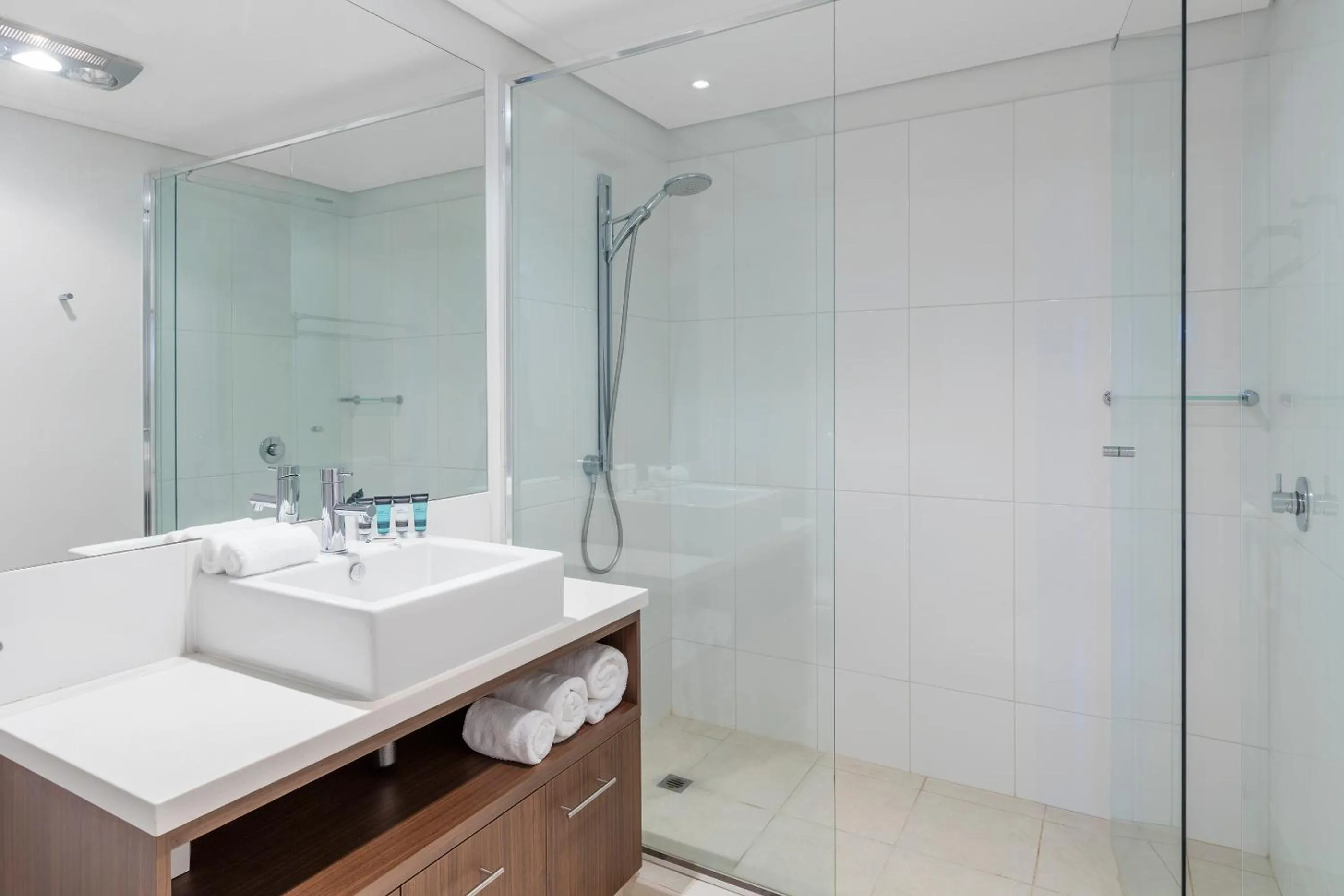 Bathroom in Nesuto Geraldton