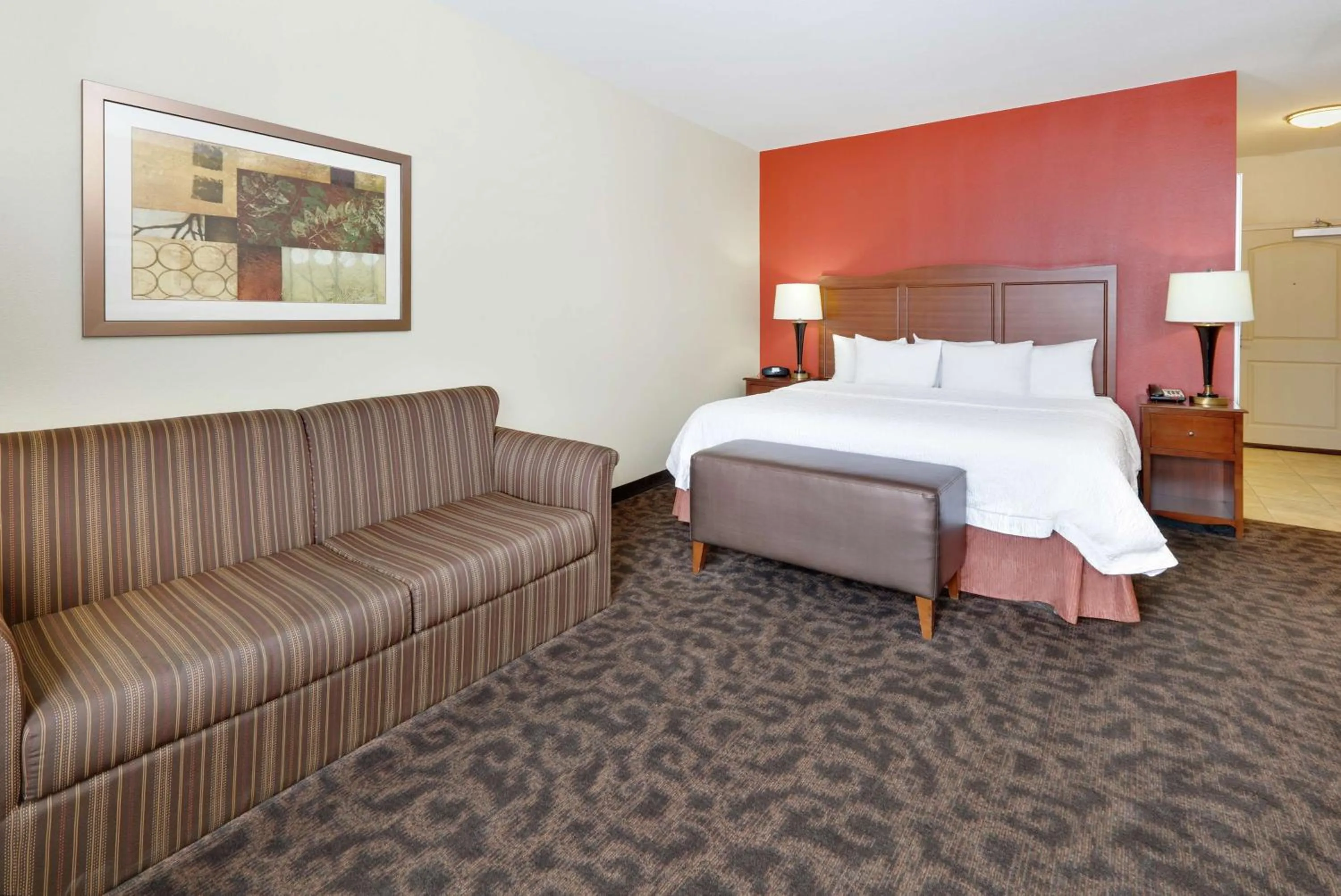 Living room, Bed in Hampton Inn & Suites Fort Worth/Forest Hill